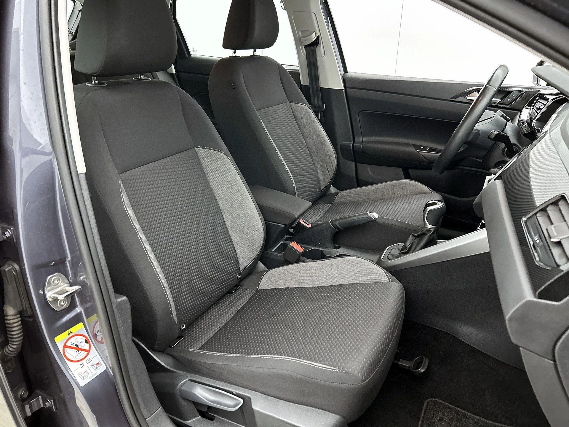 Volkswagen-Polo-image-33