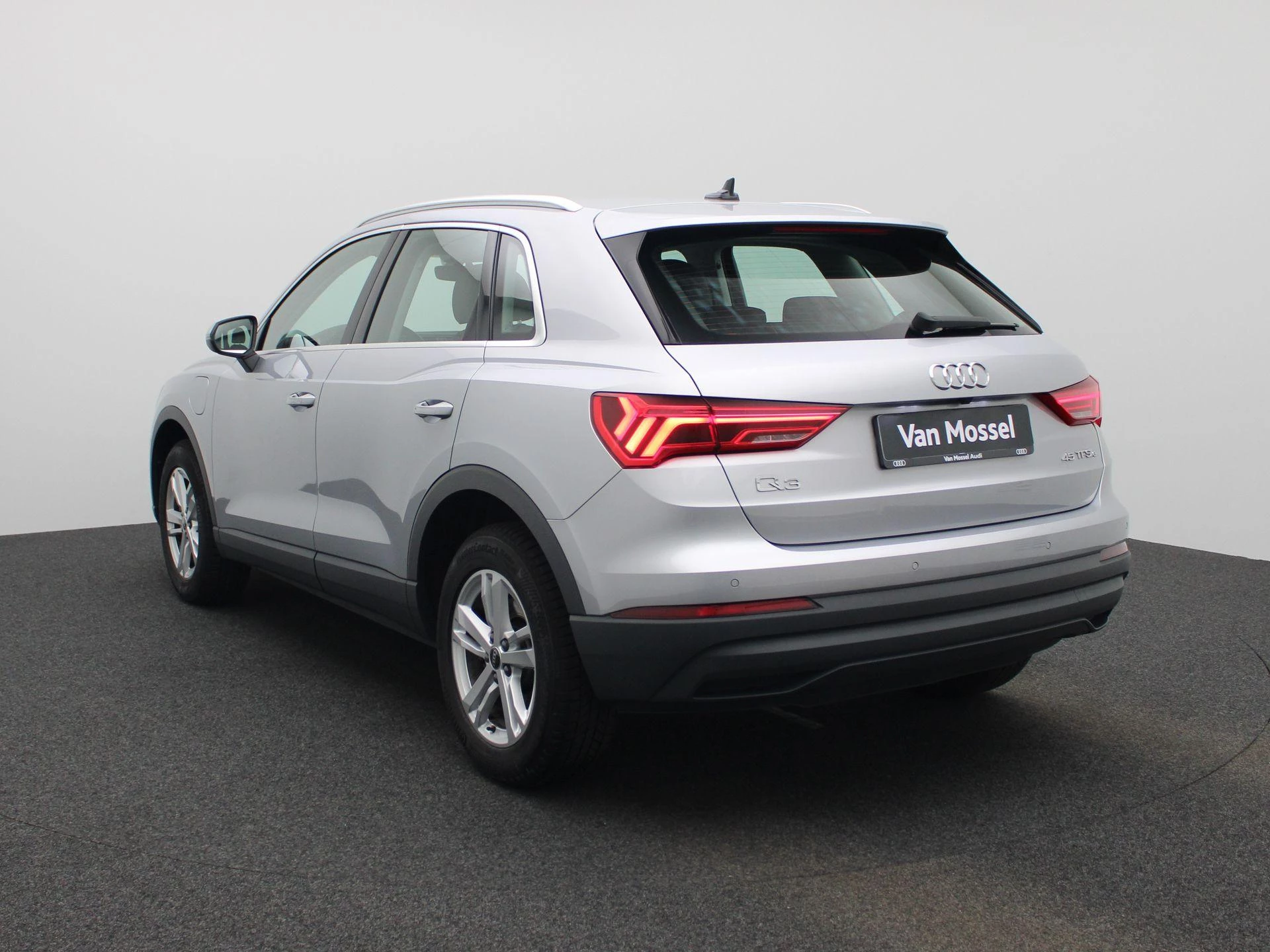 Audi Q3 45 TFSI-e S tronic Bus. Ed. Attraction