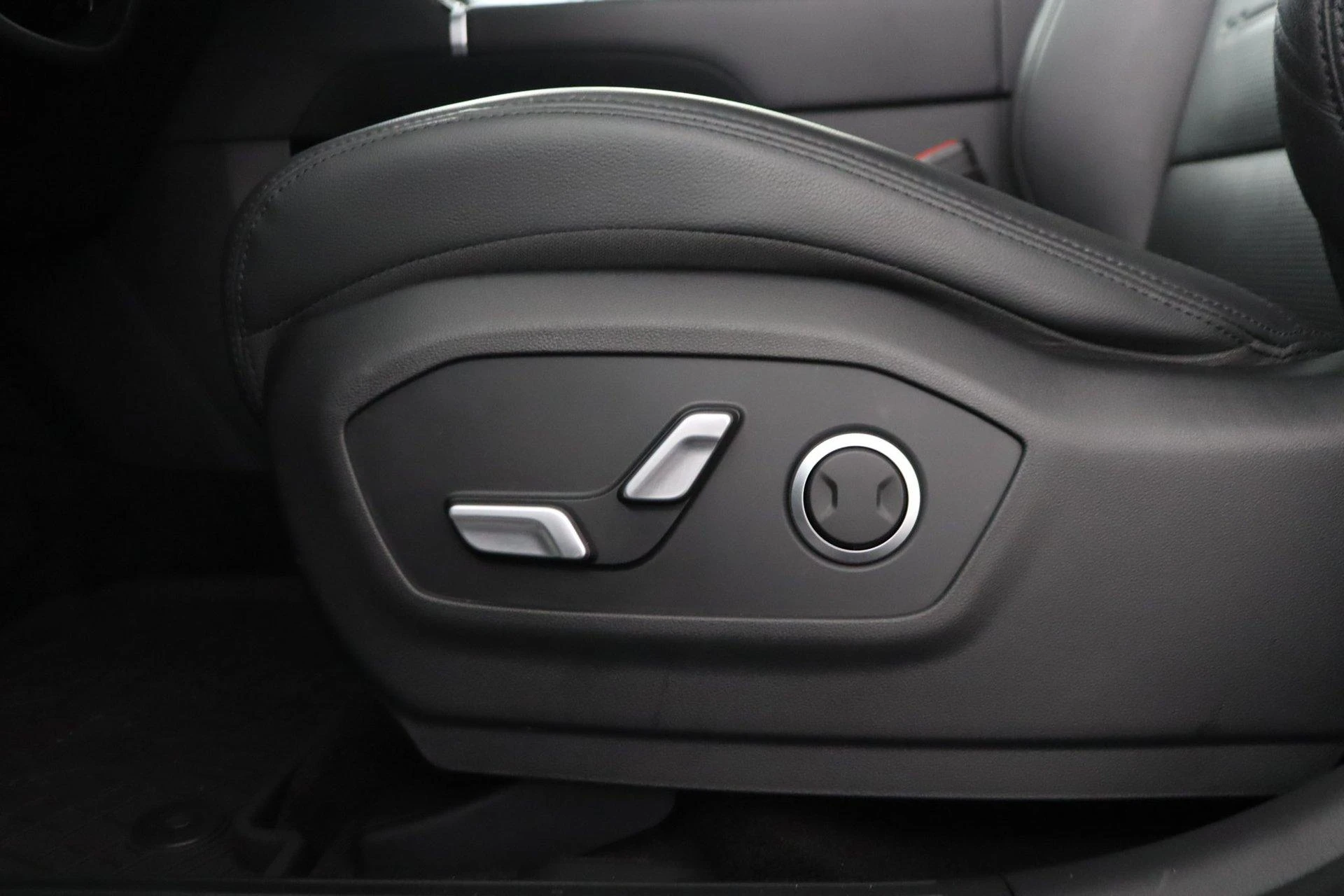 Hyundai-Santa Fe-image-44