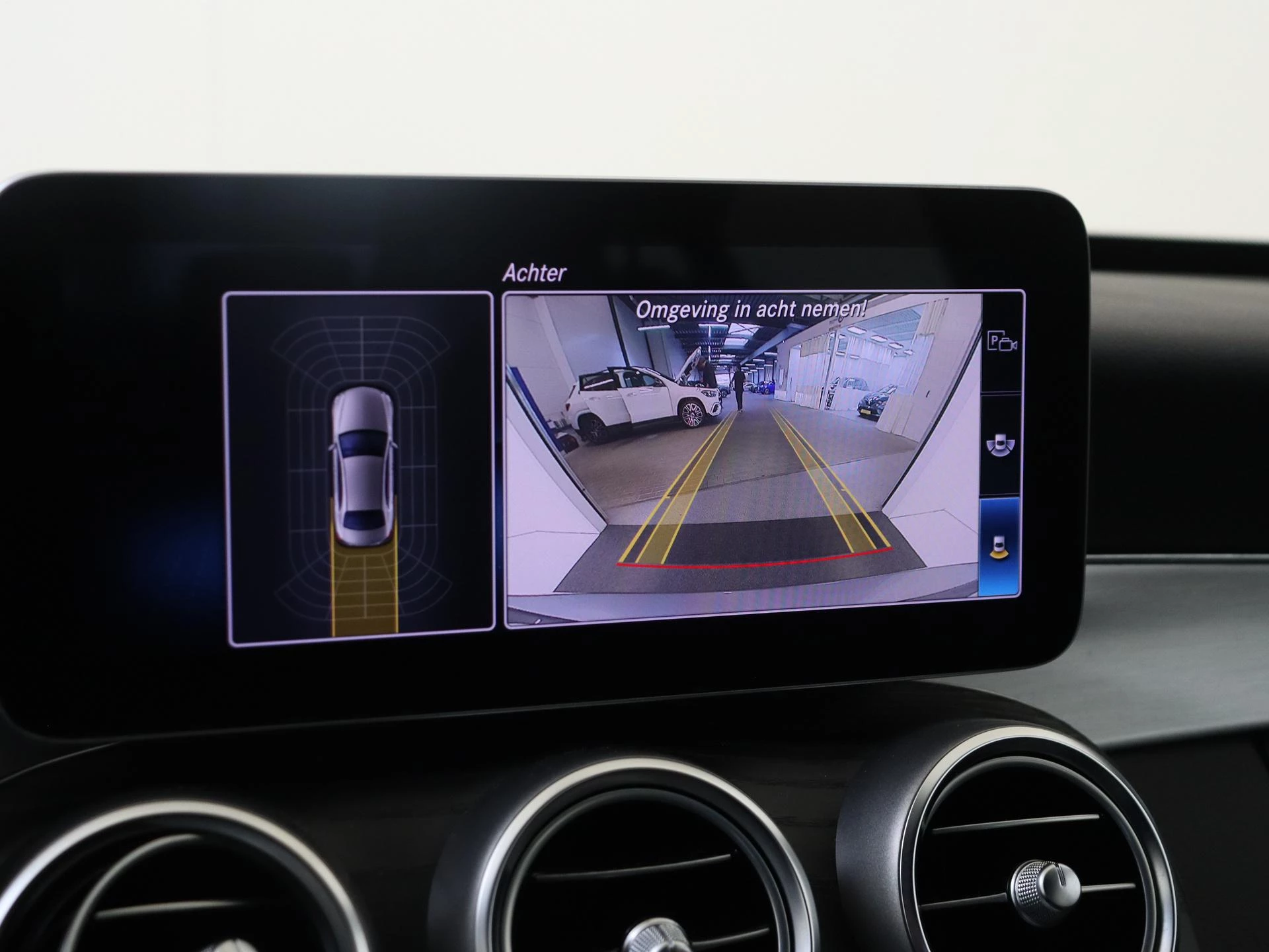 Mercedes-Benz-C-Klasse-image-22