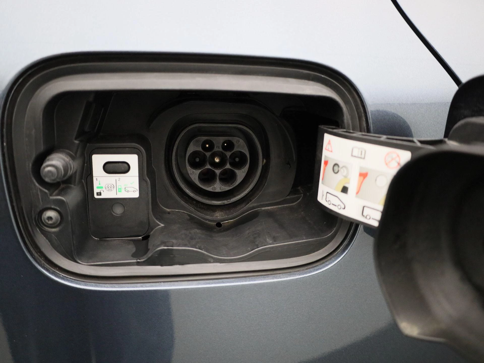 Renault-Megane E-Tech-image-45