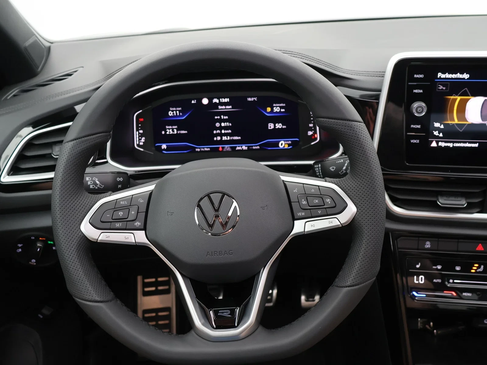 Volkswagen-T-Roc-image-21