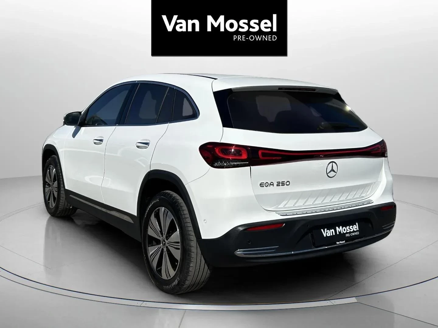 Mercedes-Benz-EQA-image-6