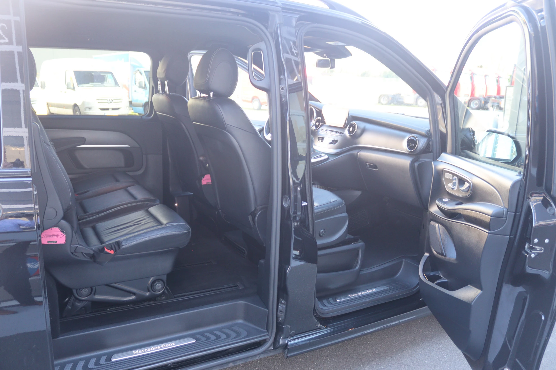 Mercedes-Benz-V-Klasse-image-5