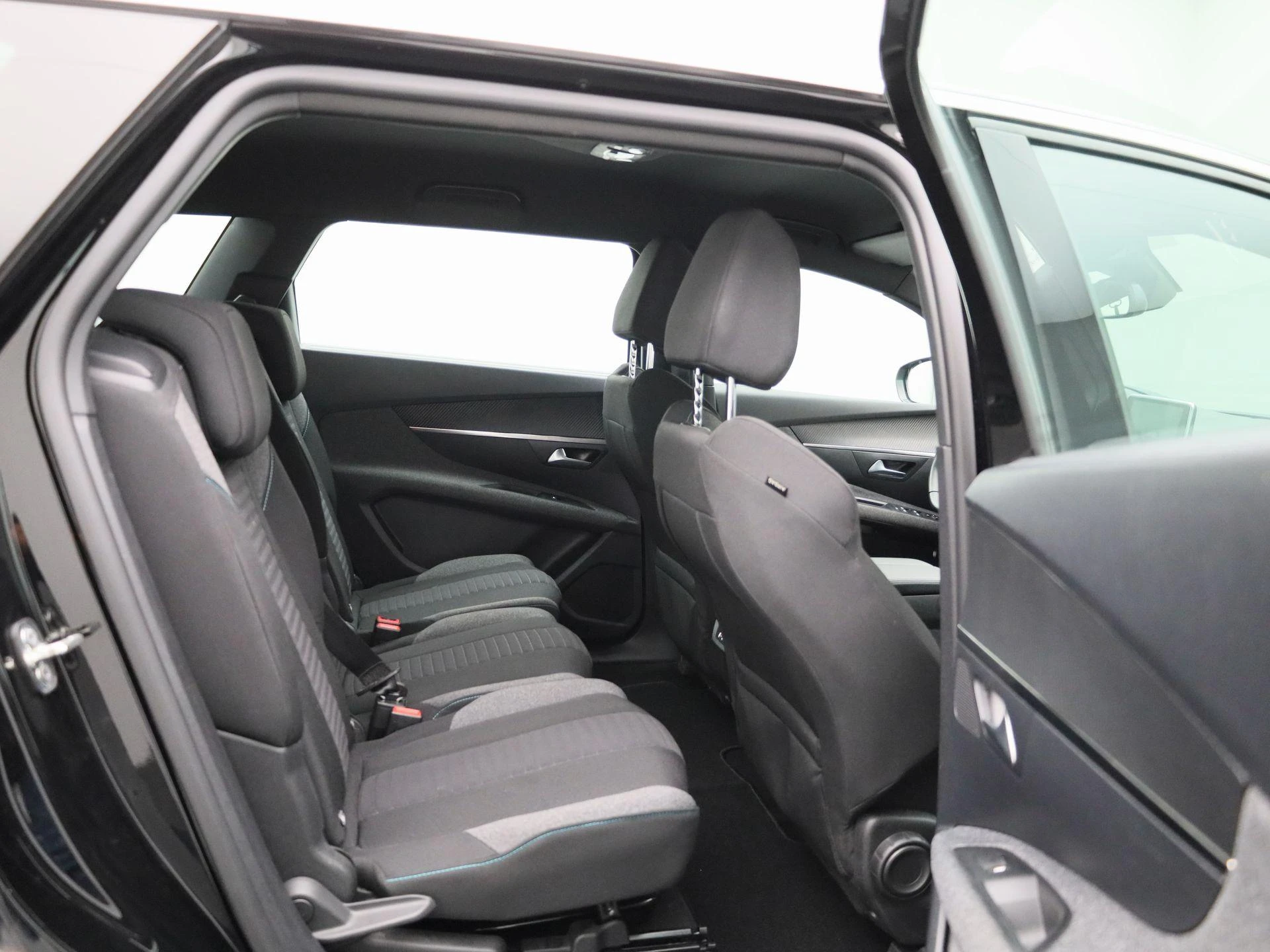 Peugeot-5008-image-35