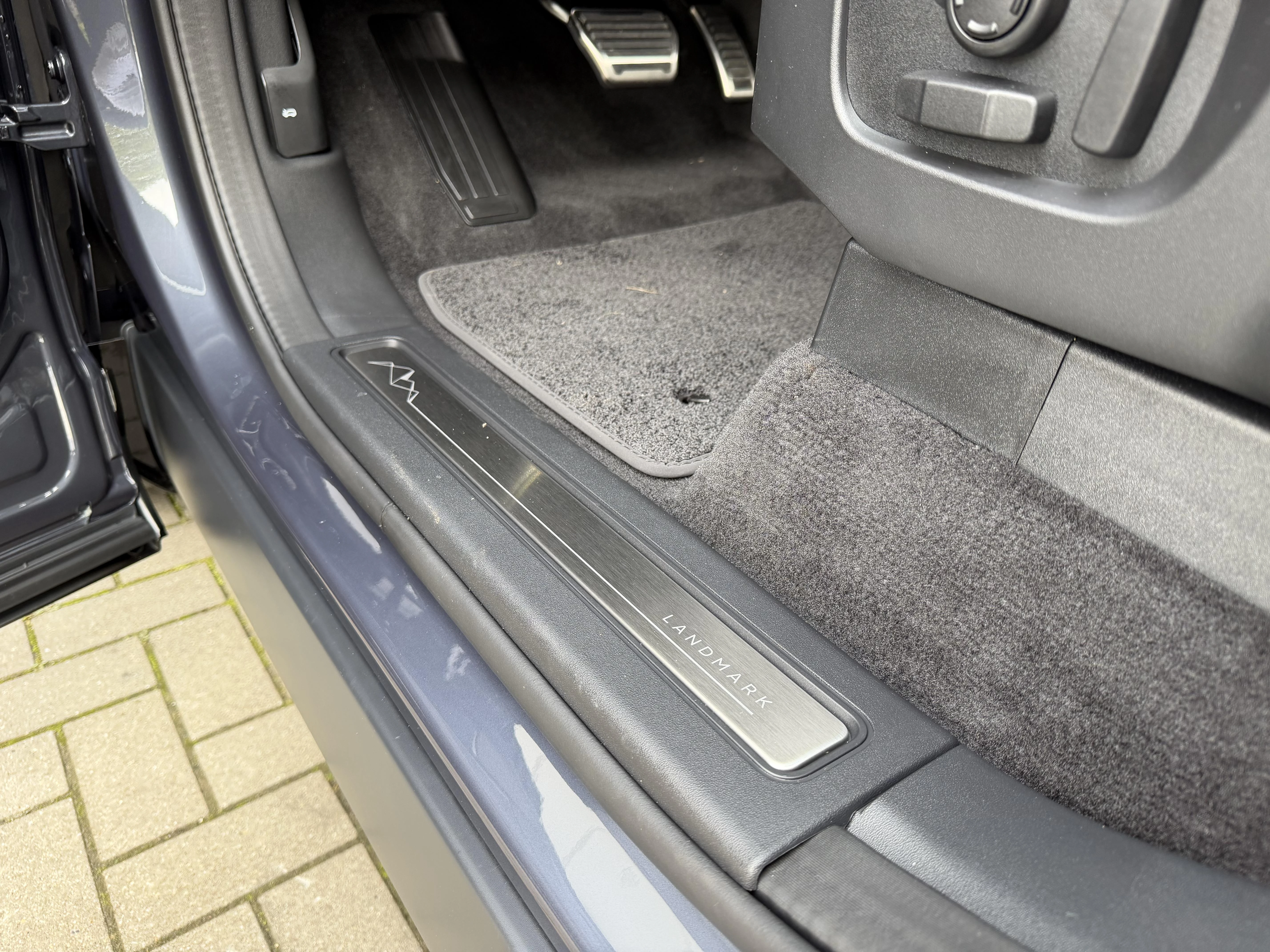 Land Rover-Discovery-image-30