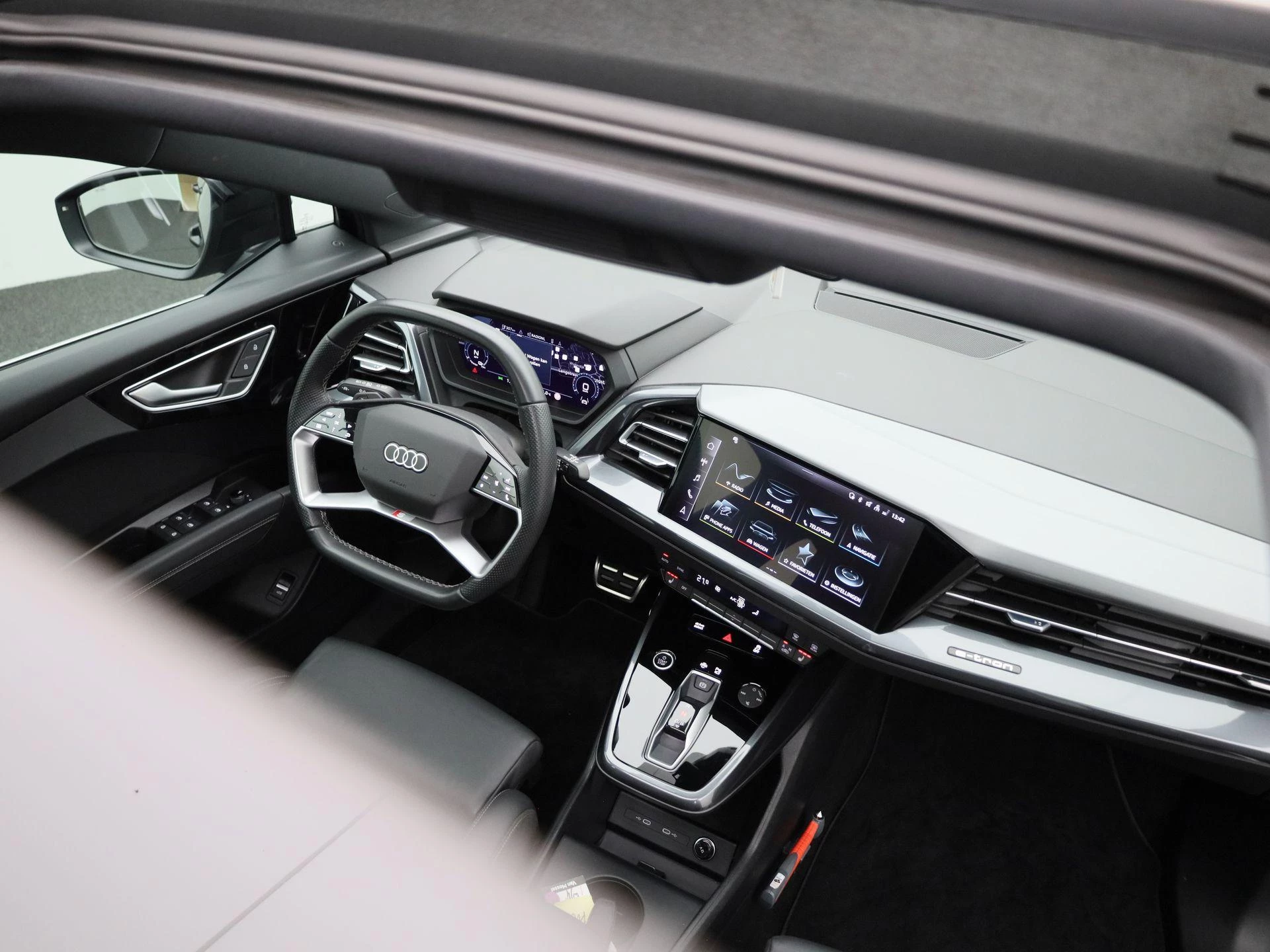 Audi-Q4 e-tron-image-39