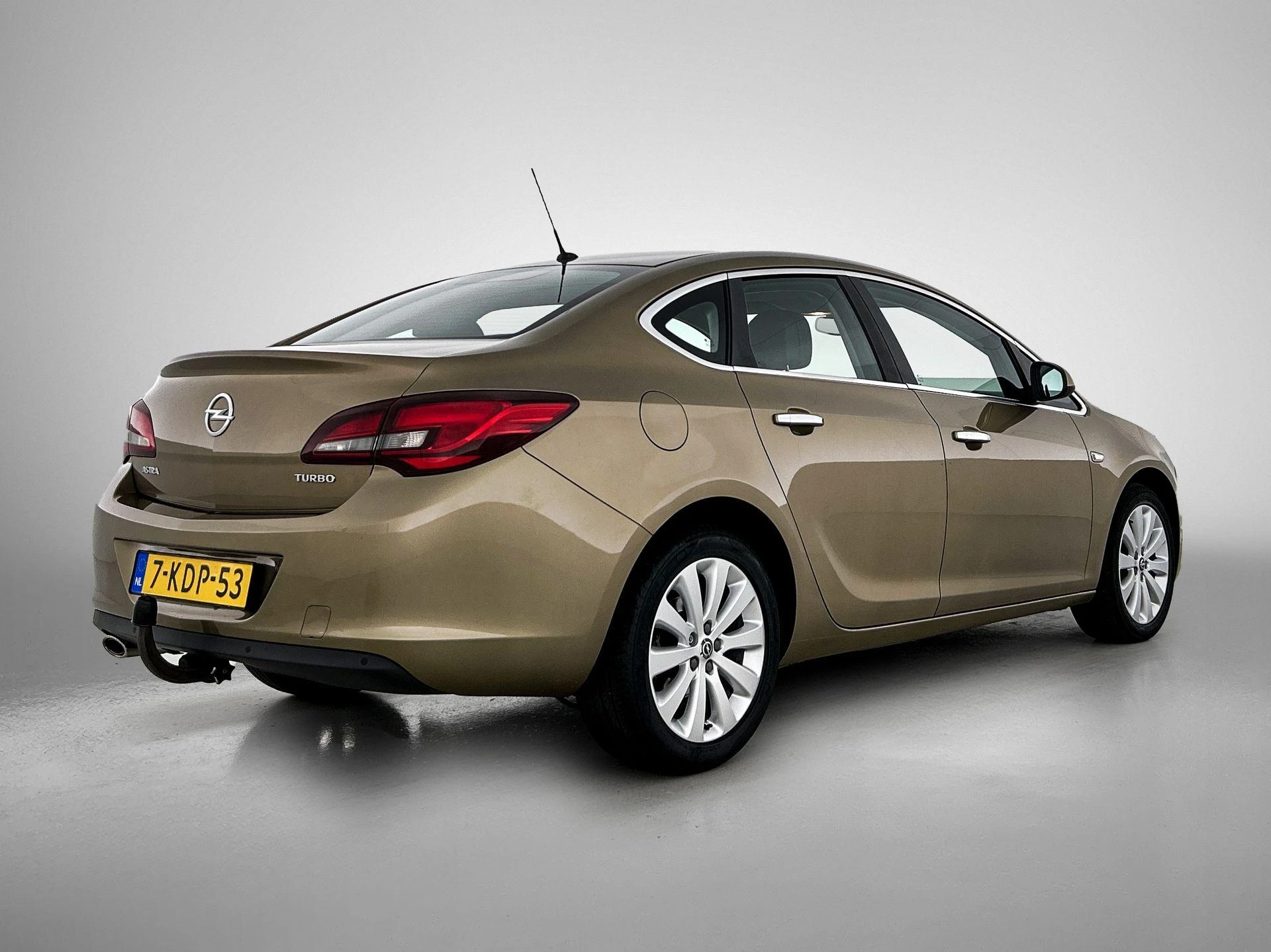 Opel-Astra-image-3