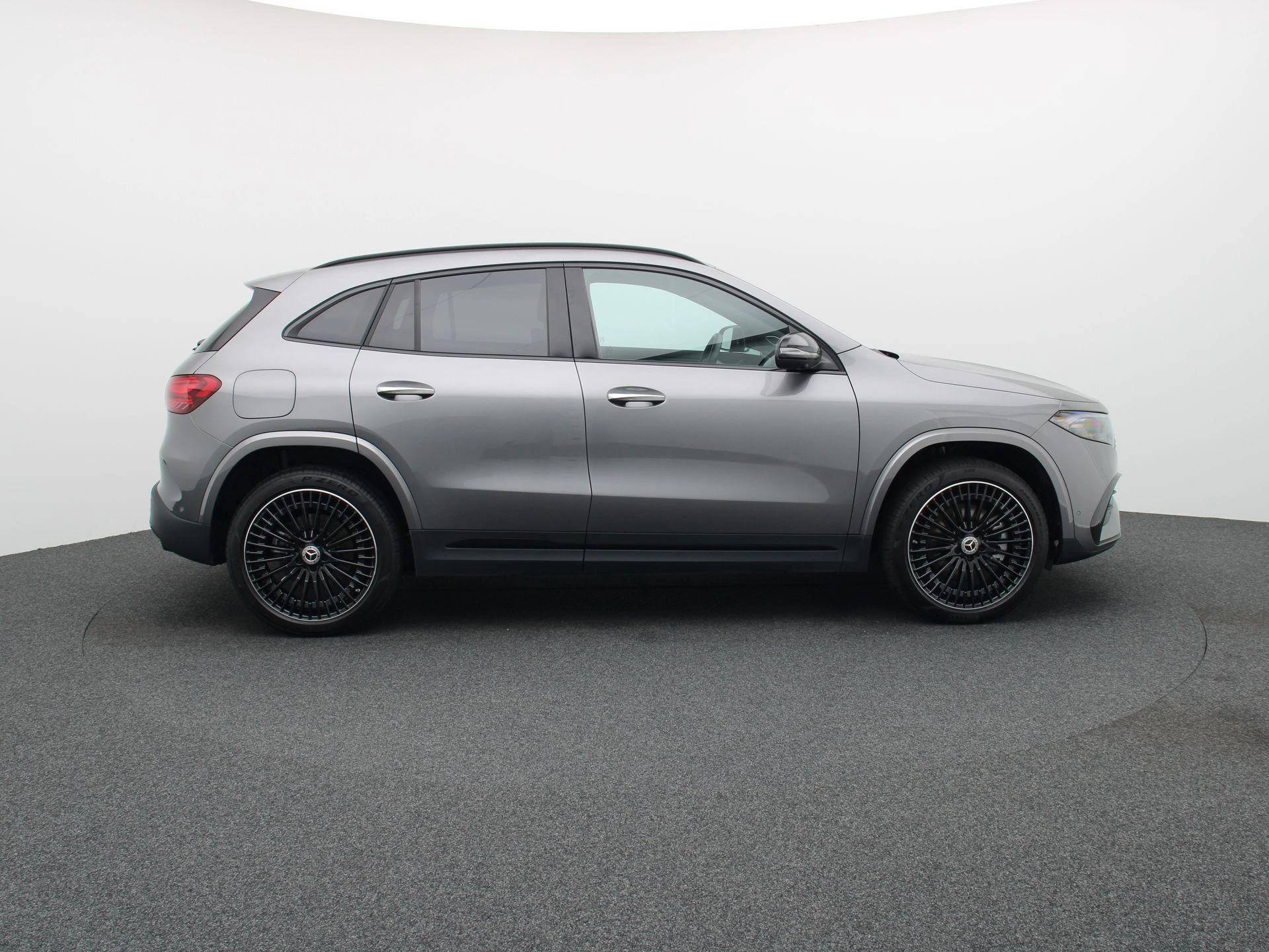 Mercedes-Benz-EQA-image-5