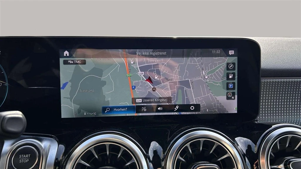 Mercedes-Benz-EQB-image-15