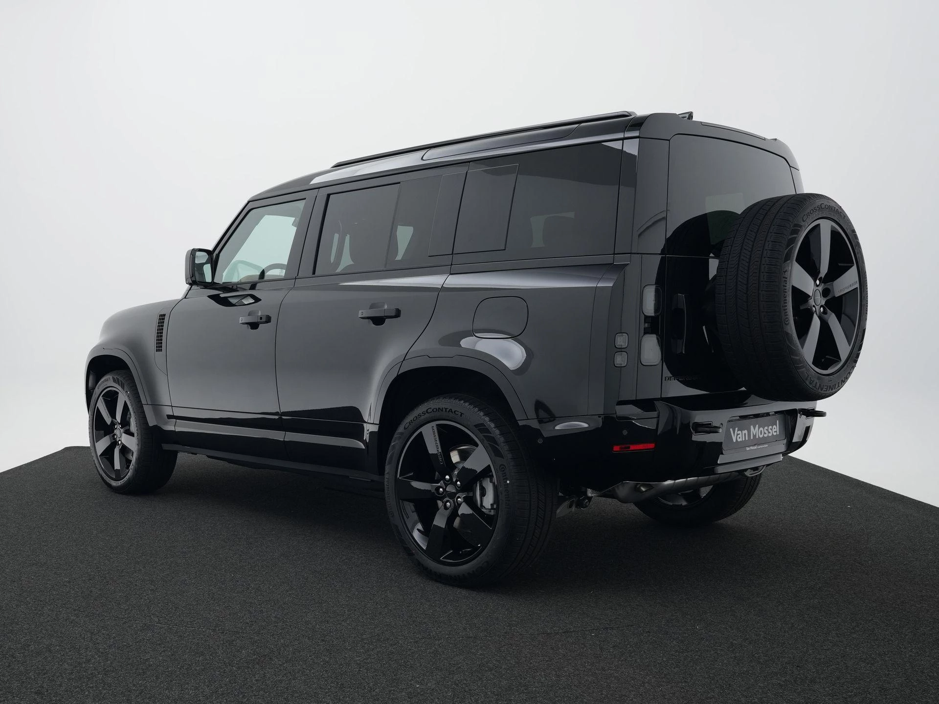Land Rover-Defender-image-2