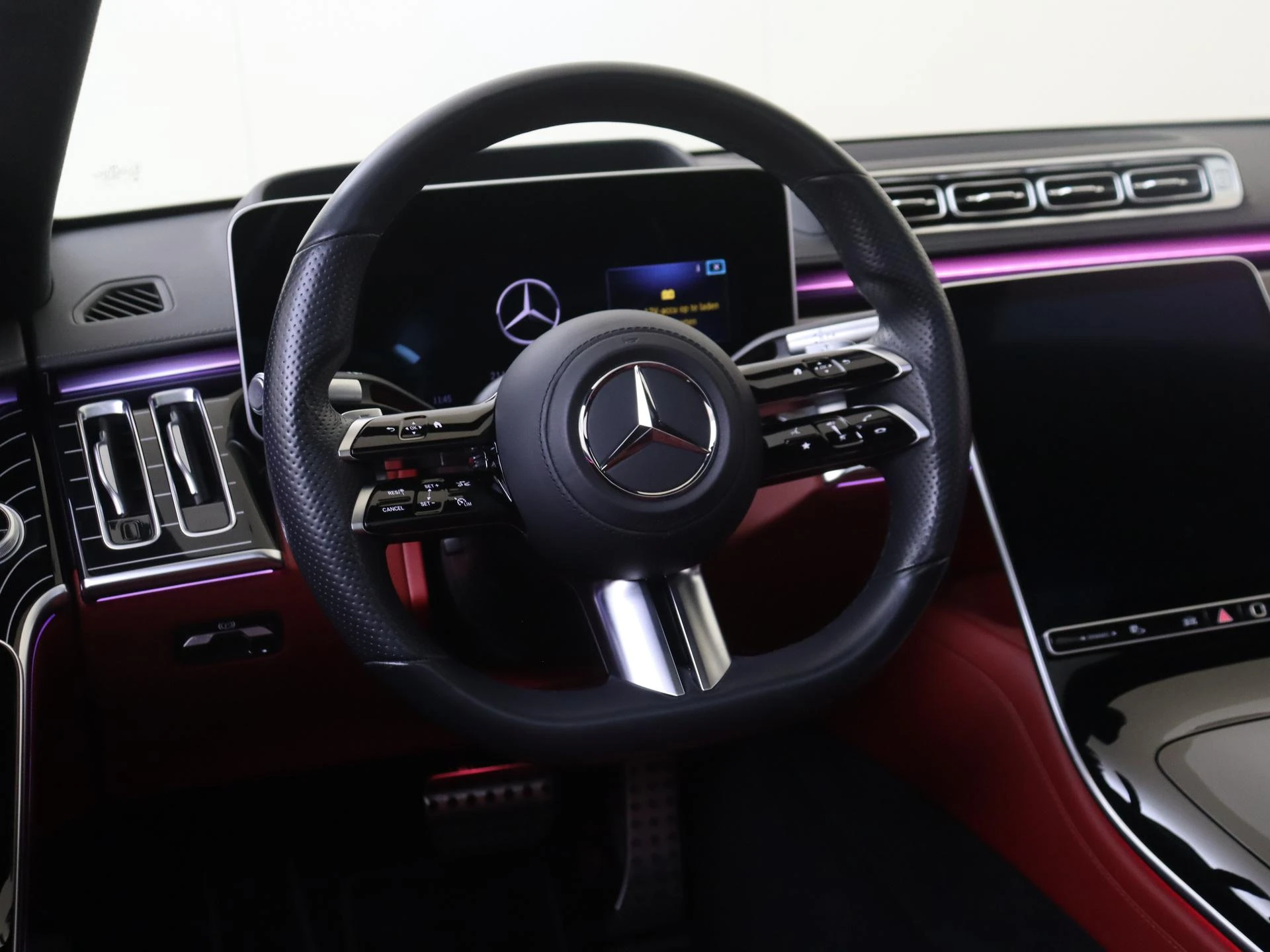 Mercedes-Benz-S-Klasse-image-9