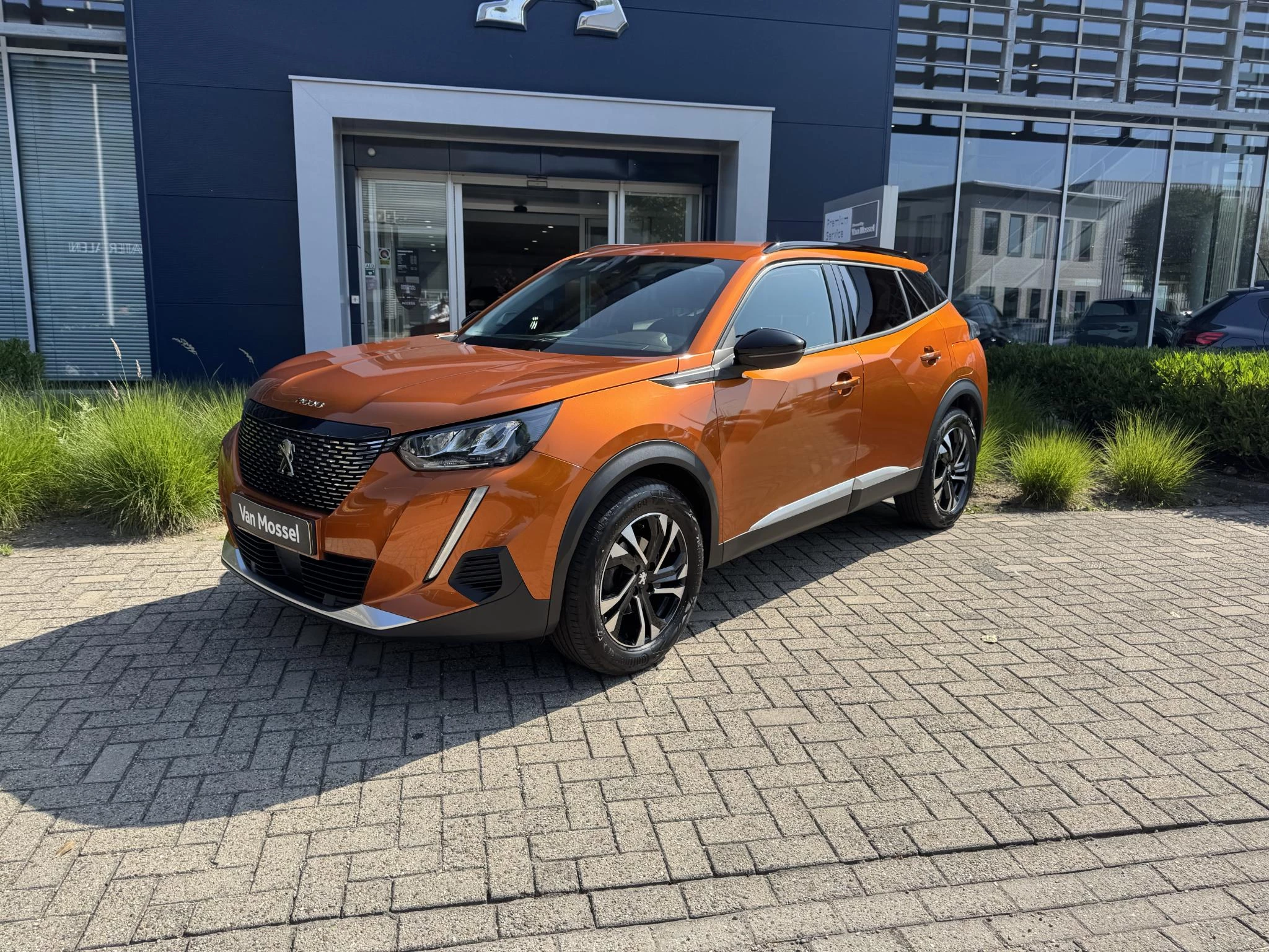 Peugeot-2008-image-2