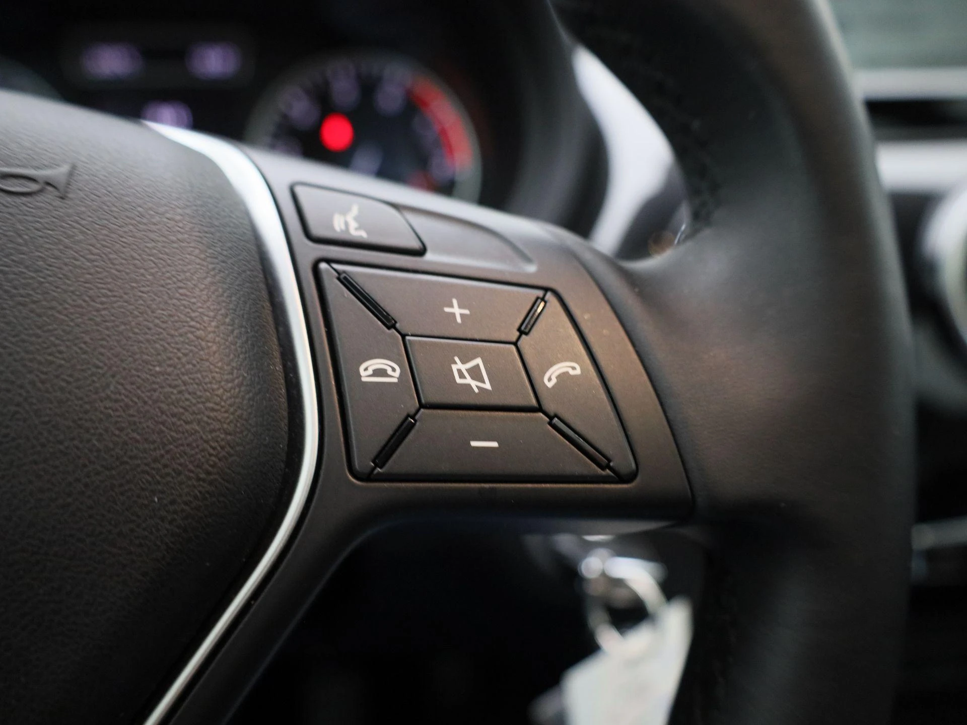Mercedes-Benz-B-Klasse-image-14