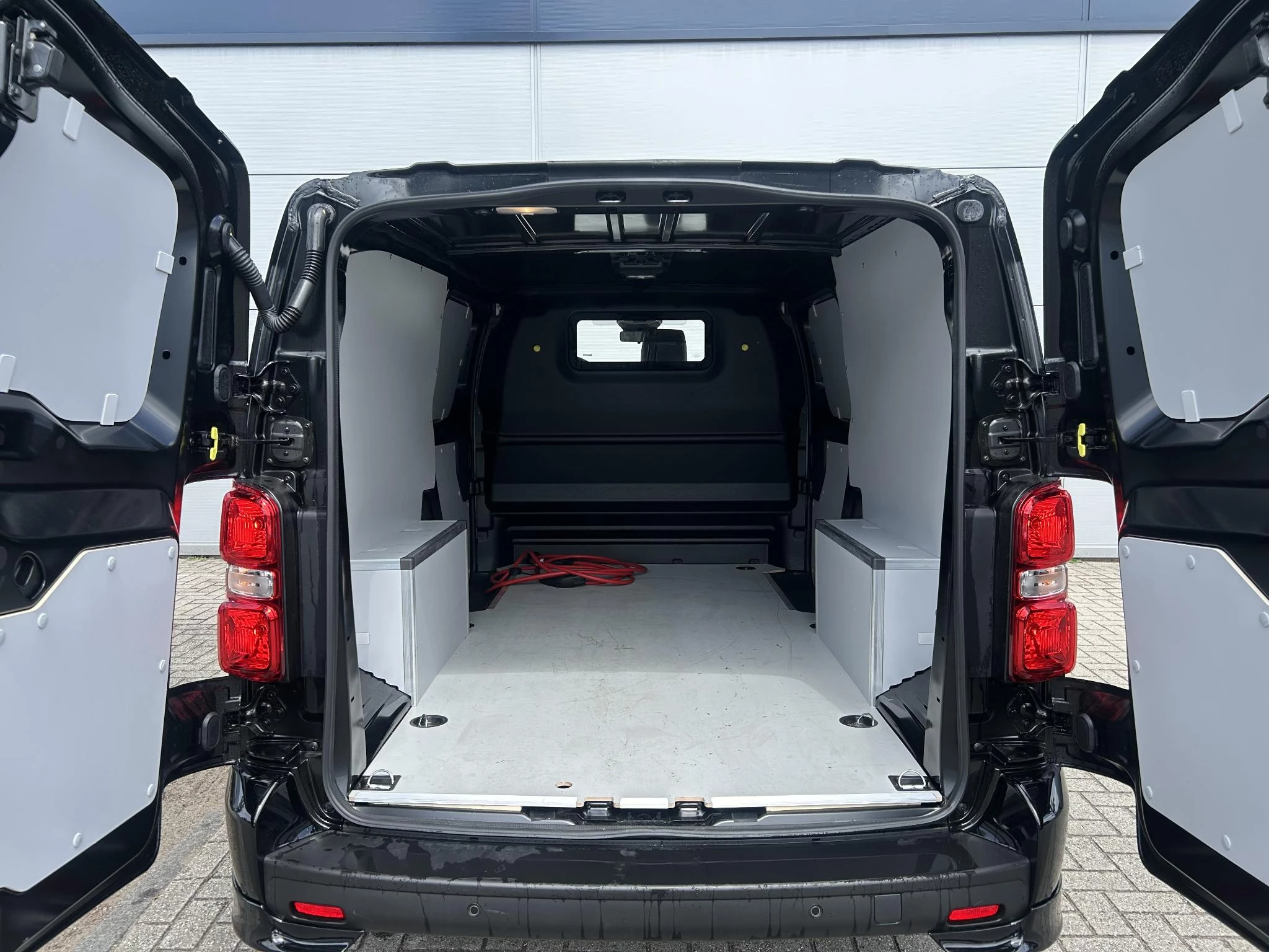 Peugeot-e-Expert-image-22