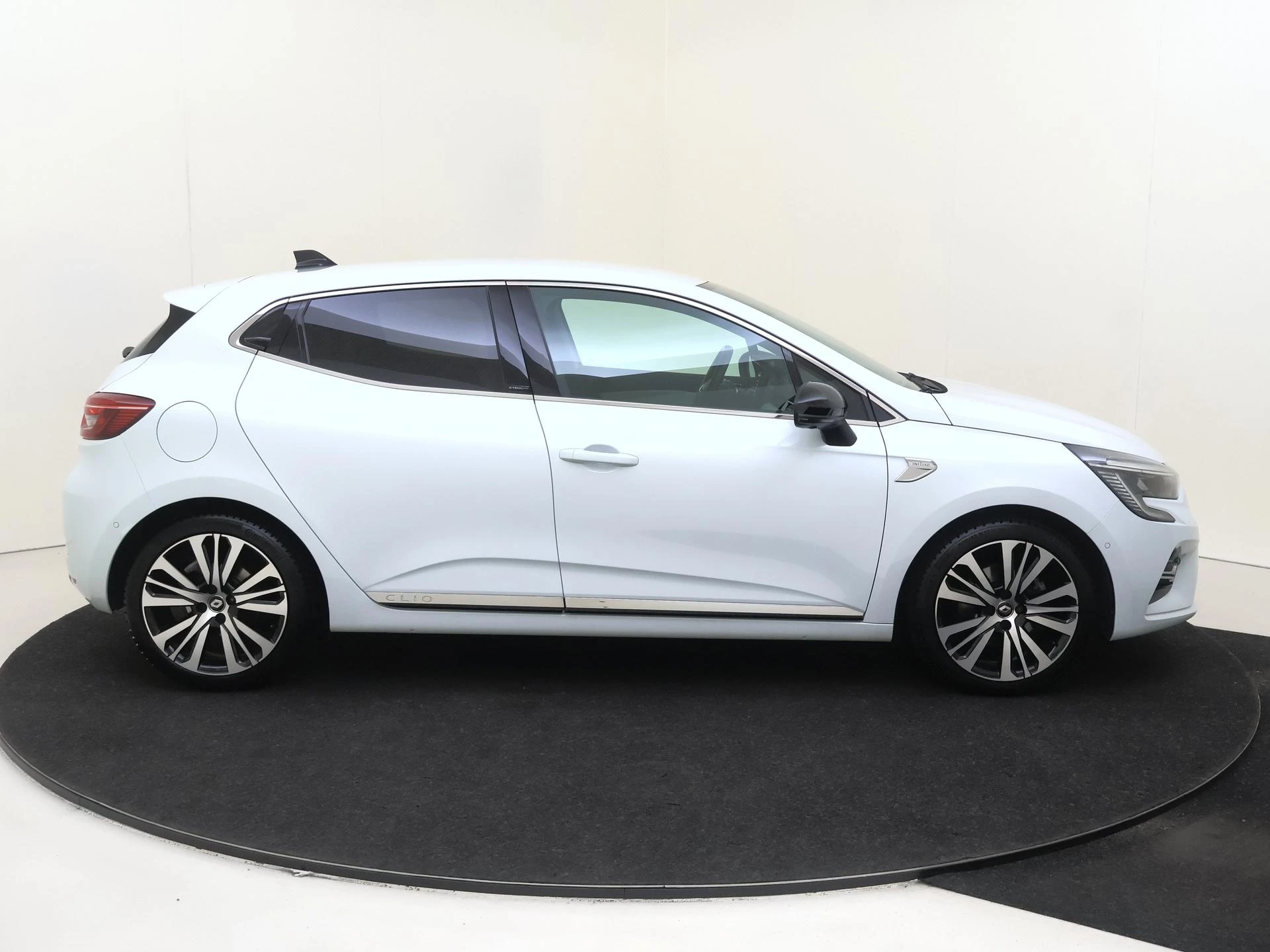 Renault Clio 1.6 E-Tech Hybrid 140 Initiale Paris