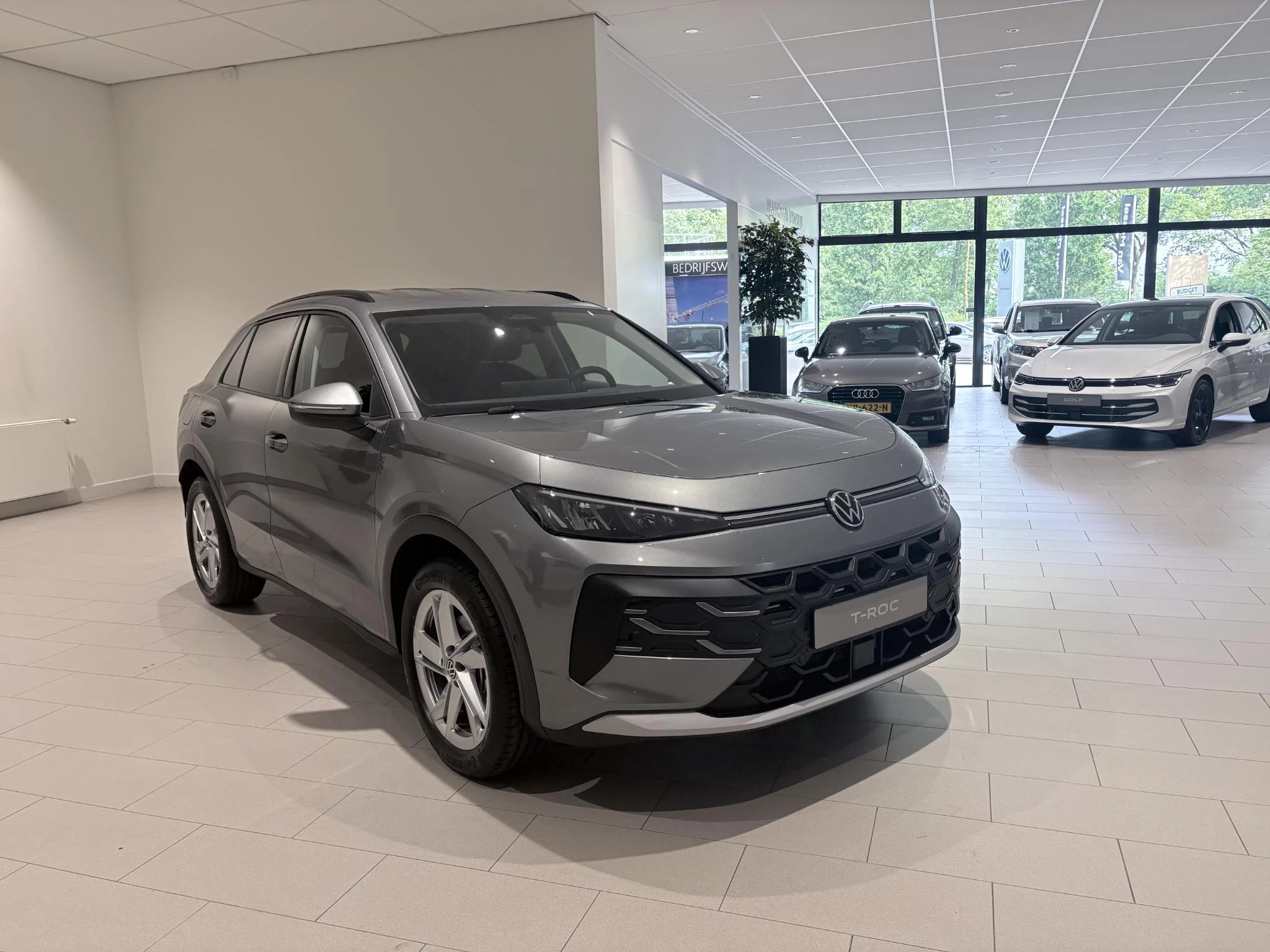 Volkswagen-T-Roc-image-7