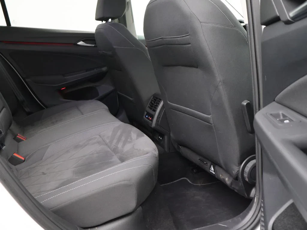 Volkswagen-Golf-image-9