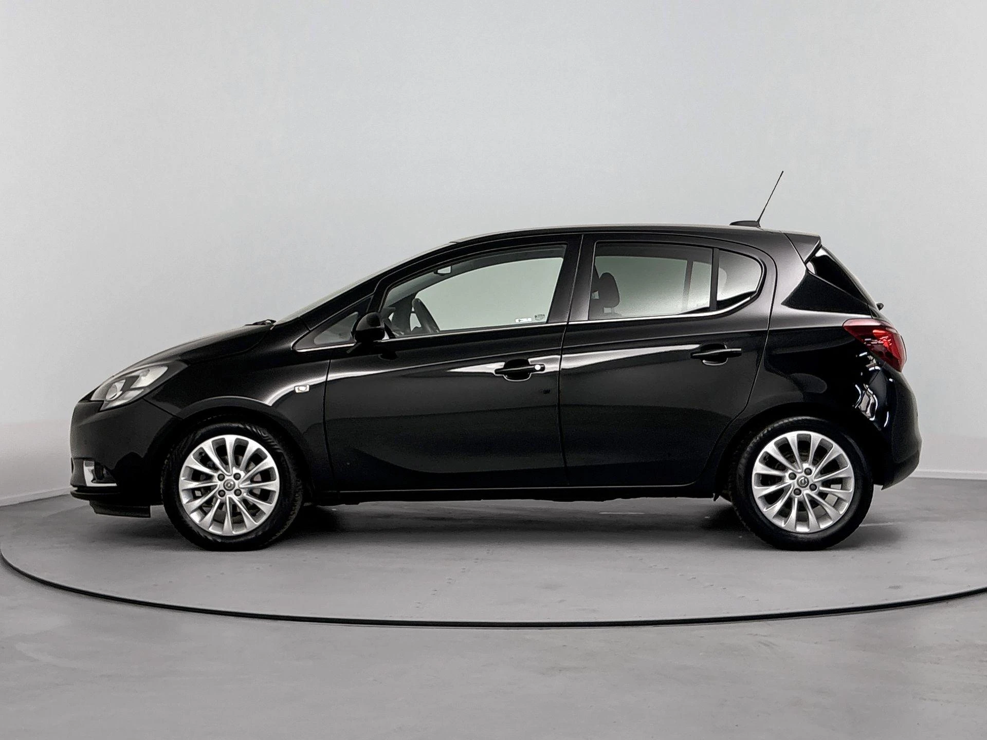 Opel-Corsa-image-1