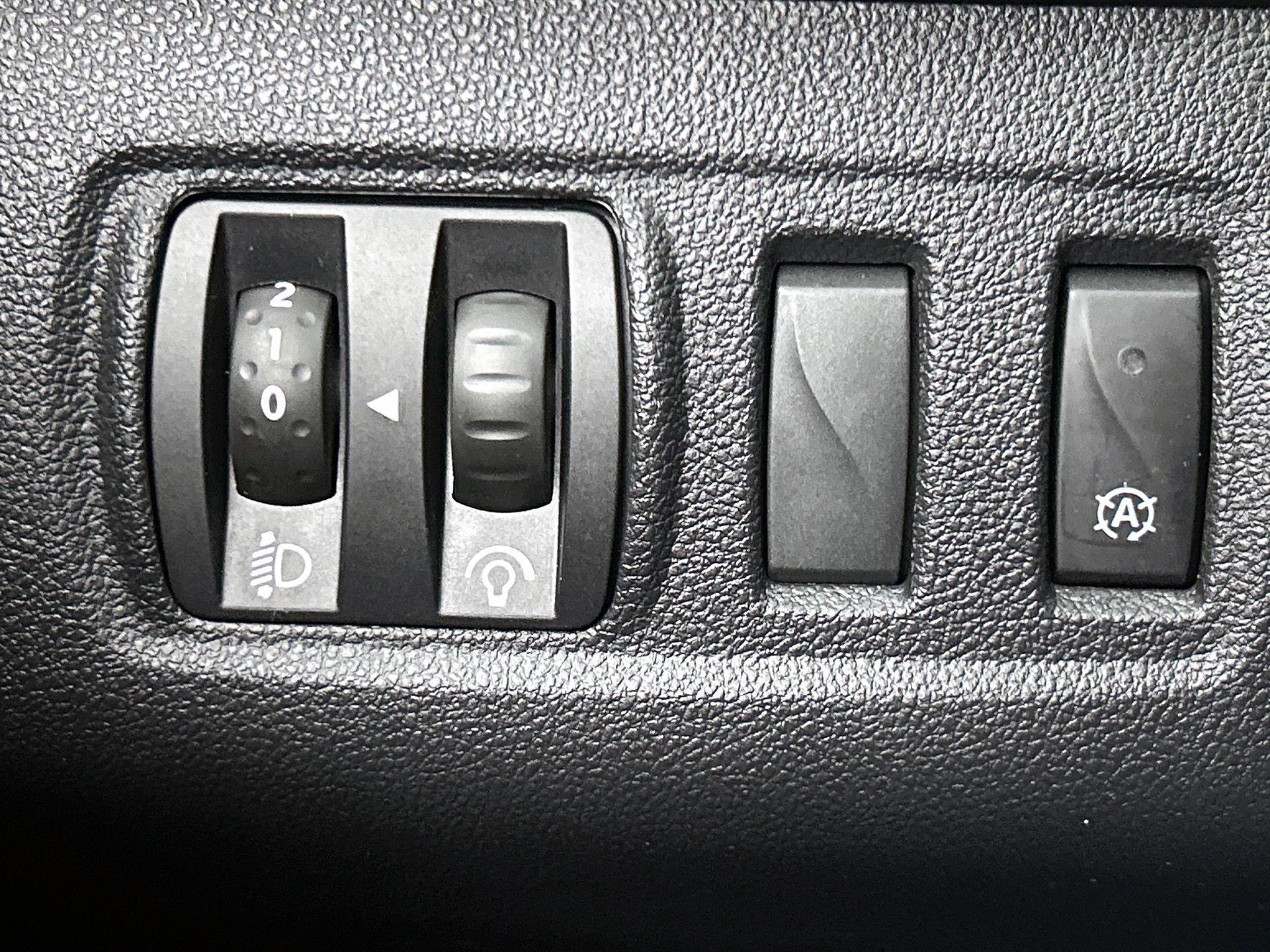 Renault-Clio-image-22