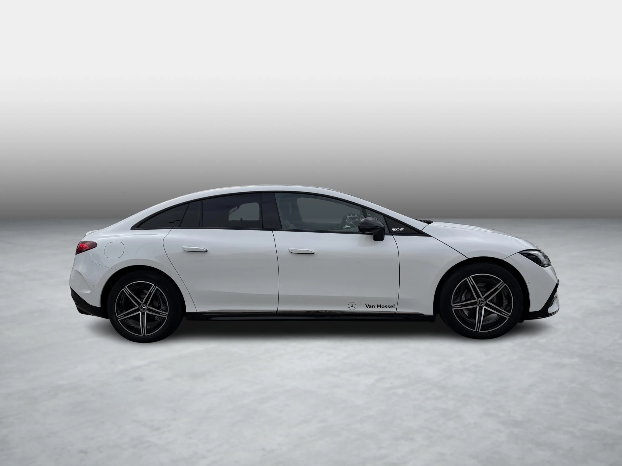 Mercedes-Benz EQE 350 AMG Line + LEDER + DIGITAL LIGHT + BURMESTER + PANO DAK +