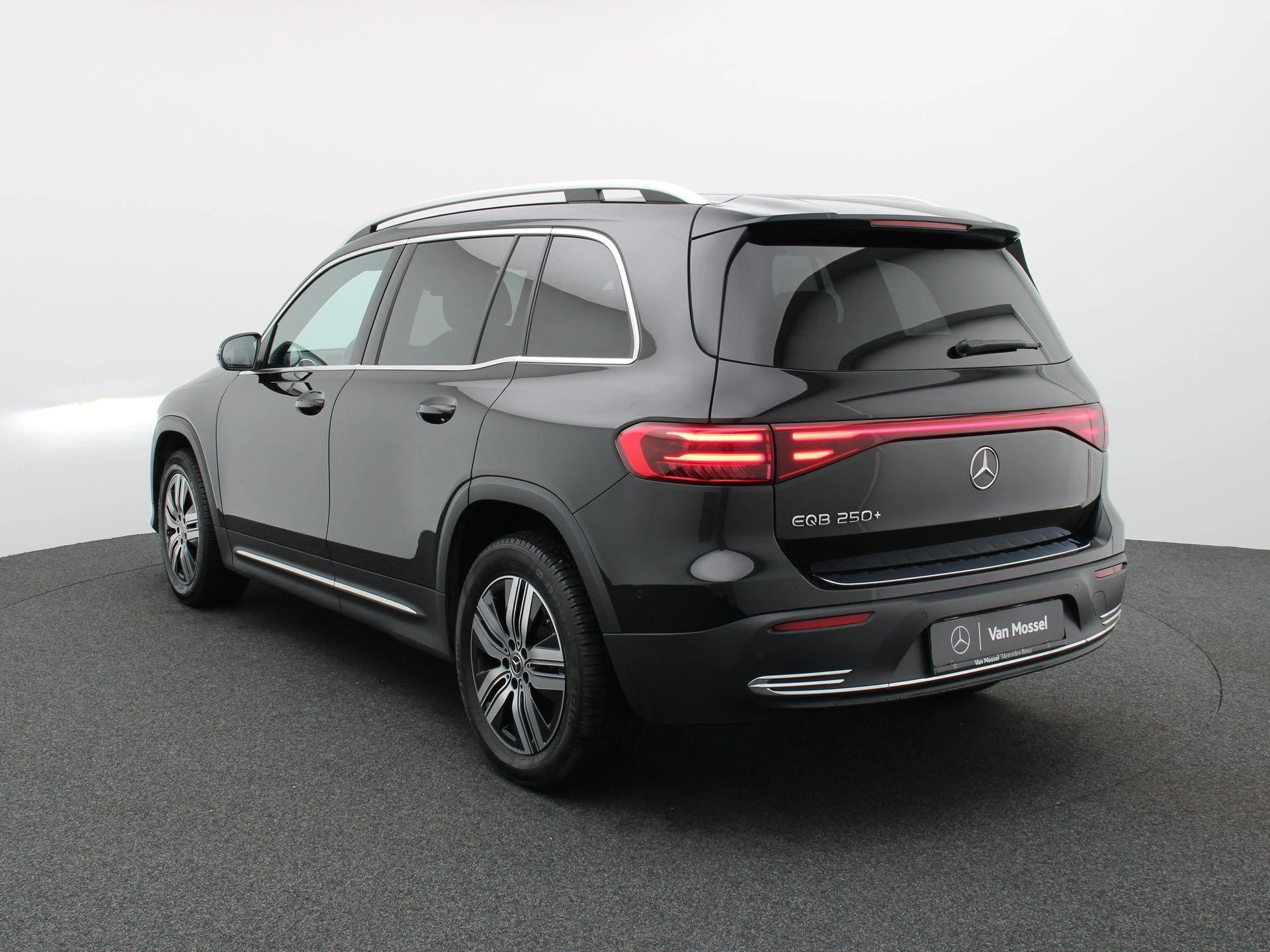 Mercedes-Benz EQB 250+ Luxury Line + 7 ZITPLAATSEN + CARPLAY +