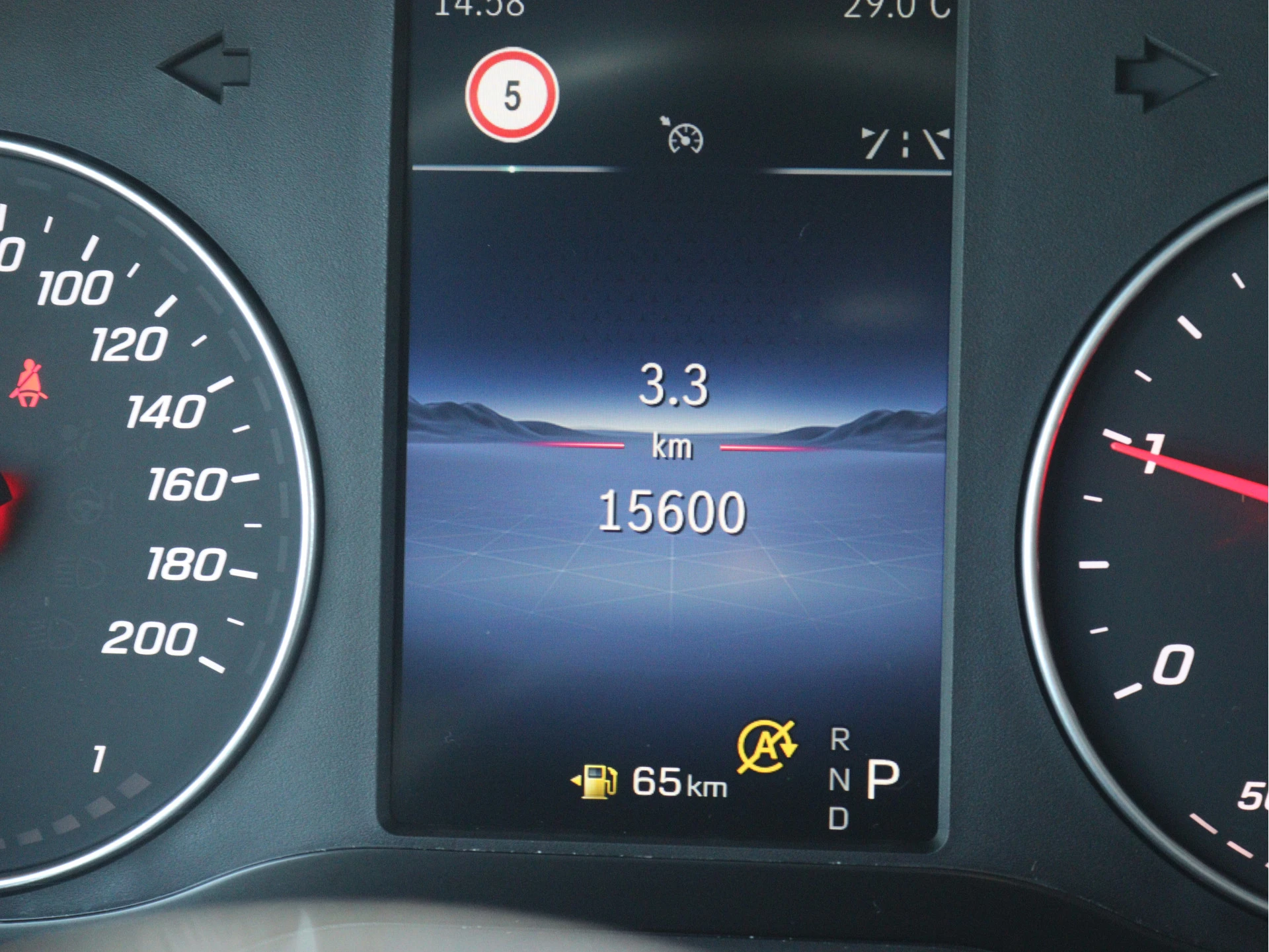 Mercedes-Benz-Sprinter-image-5