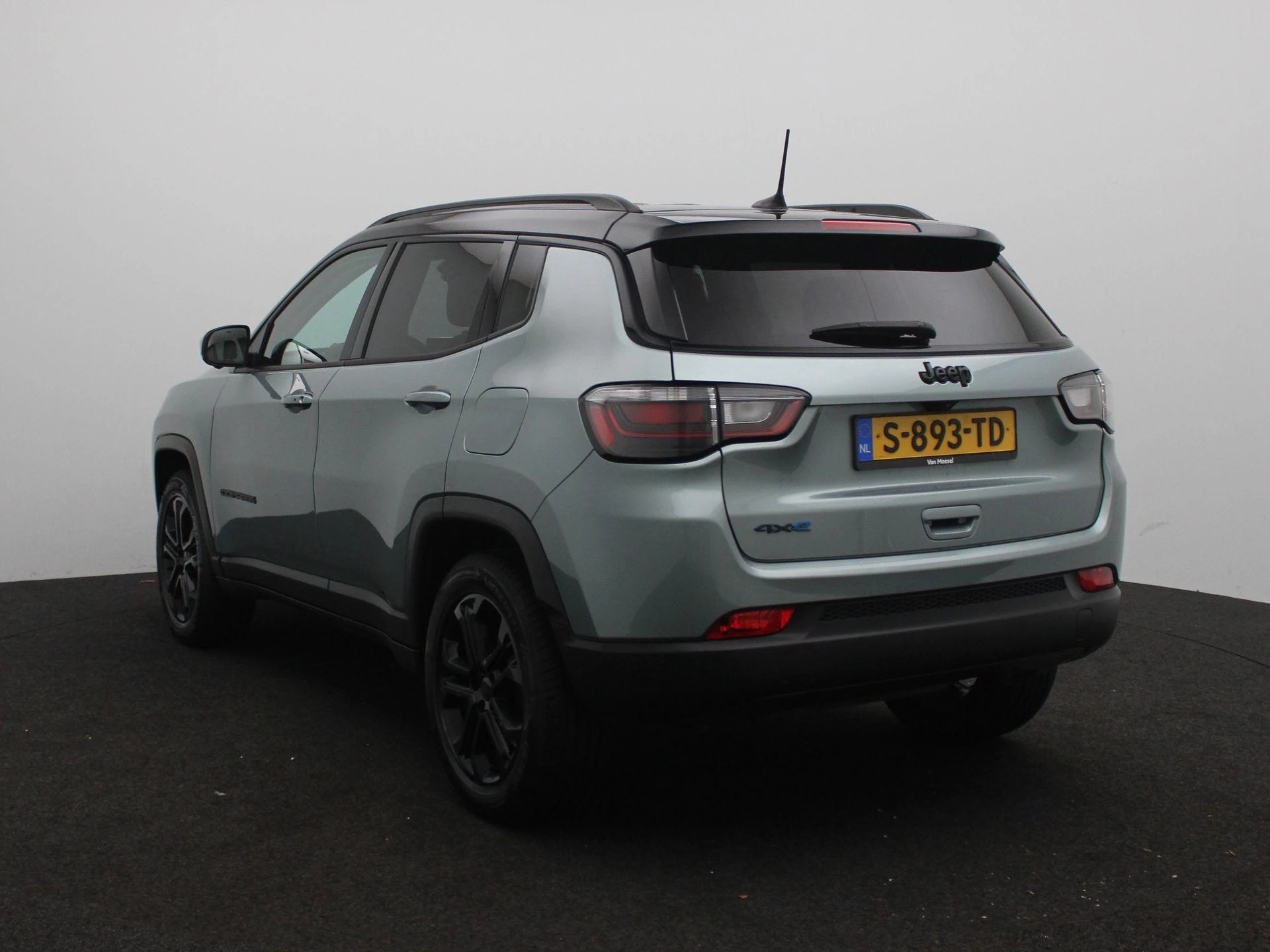 Jeep-Compass-image-1