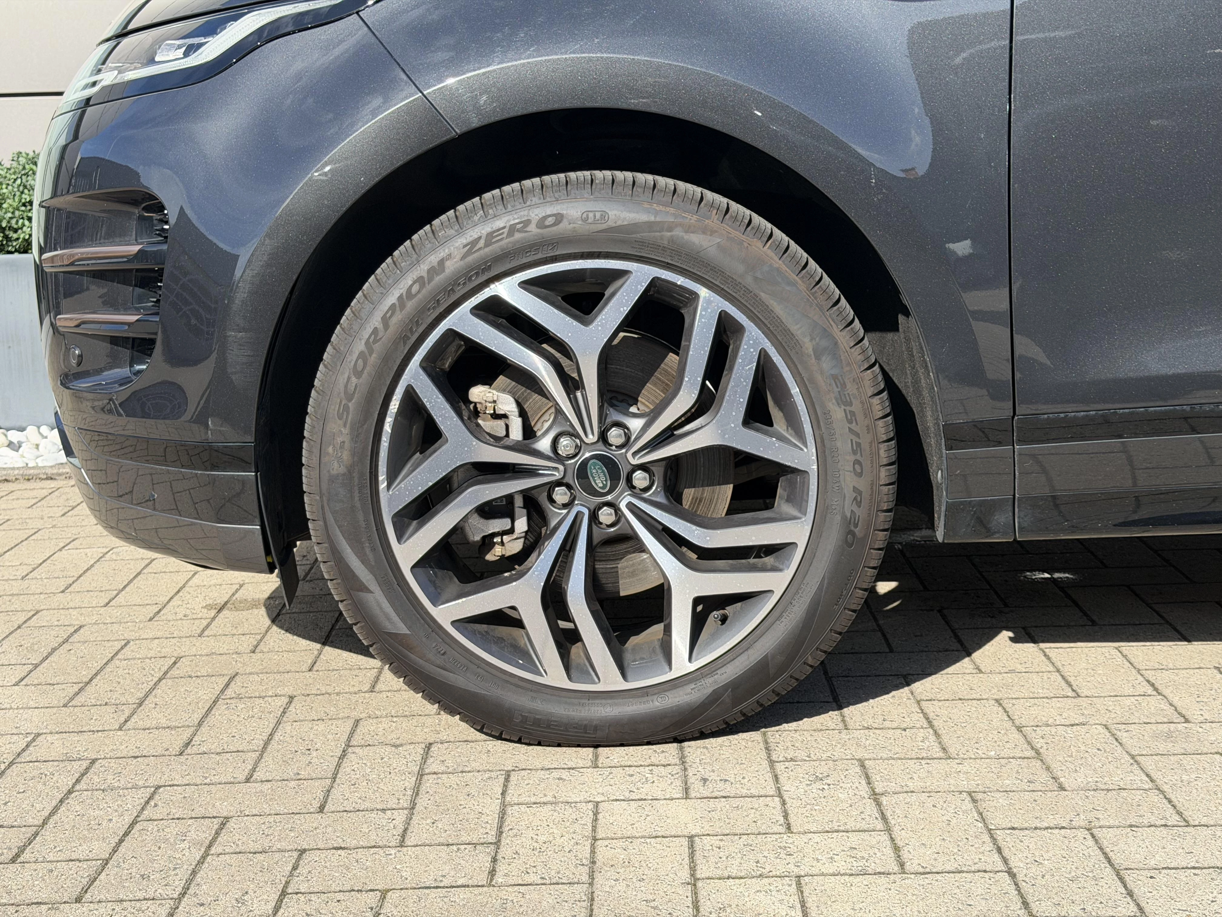 Land Rover Range Rover Evoque P300e PHEV R-Dynamic SE