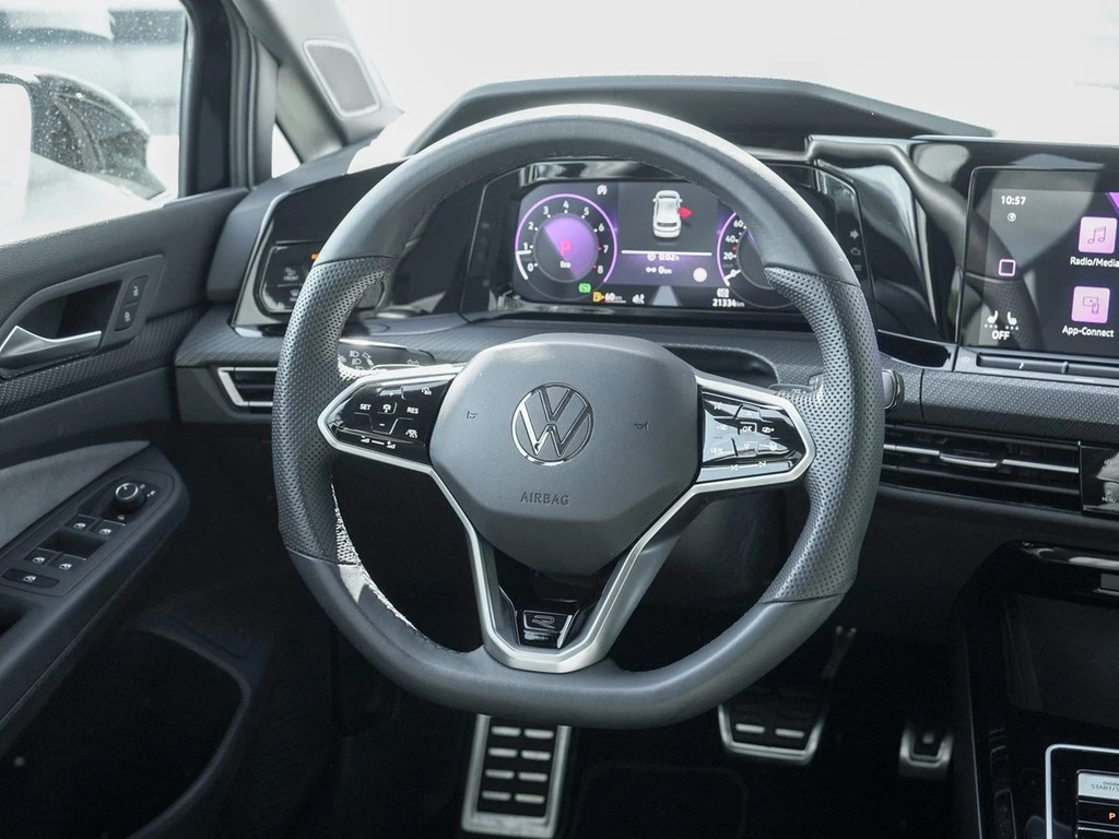 Volkswagen-Golf-image-13