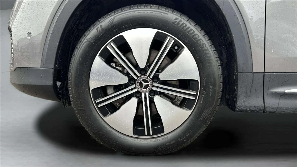 Mercedes-Benz-EQB-image-8