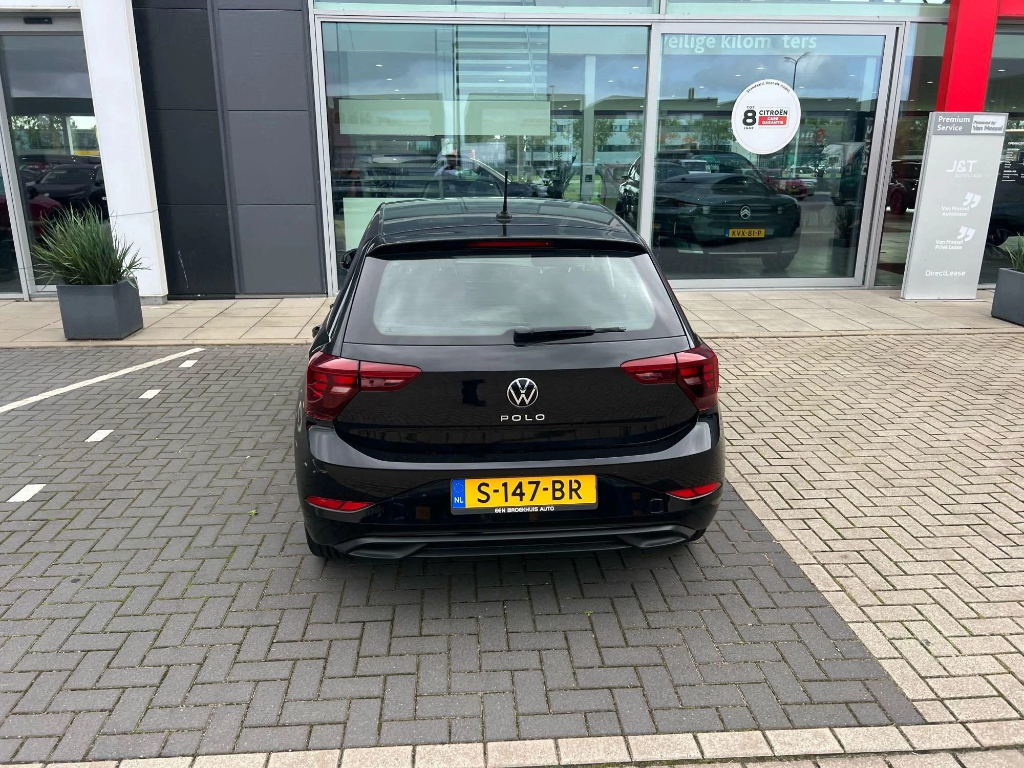 Volkswagen-Polo-image-2