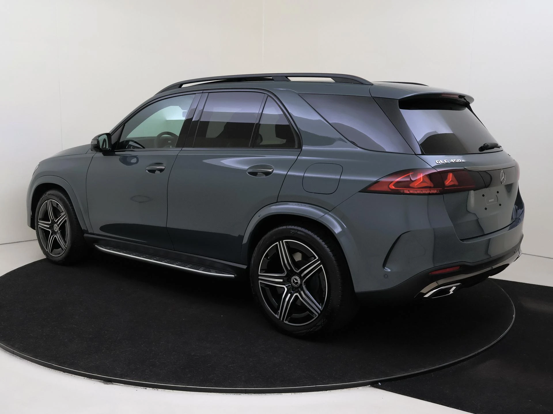 Mercedes-Benz-GLE-image-2