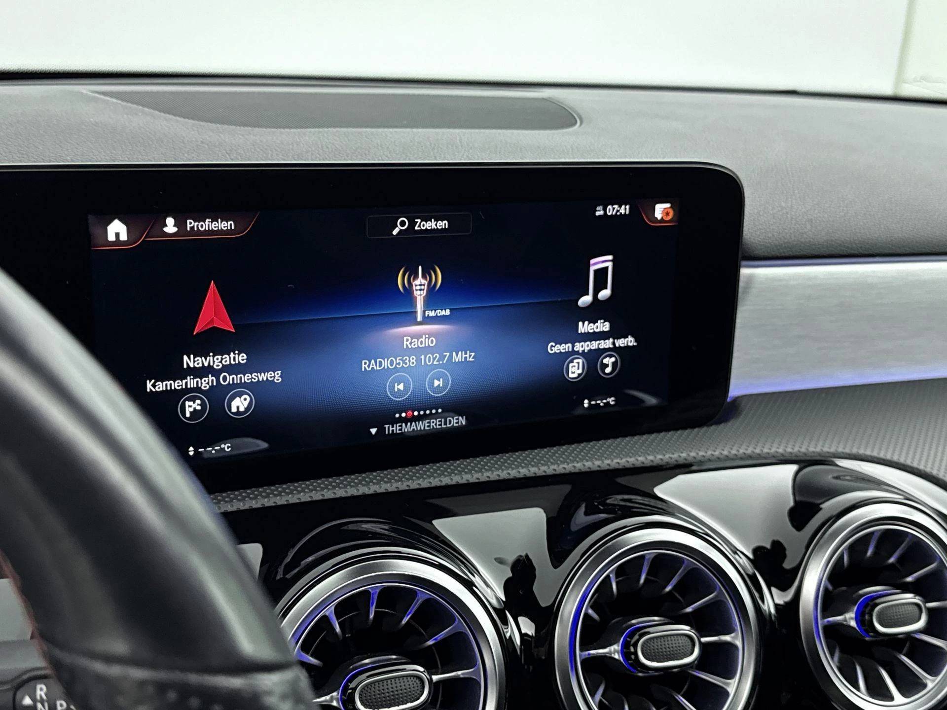 Mercedes-Benz-A-Klasse-image-11