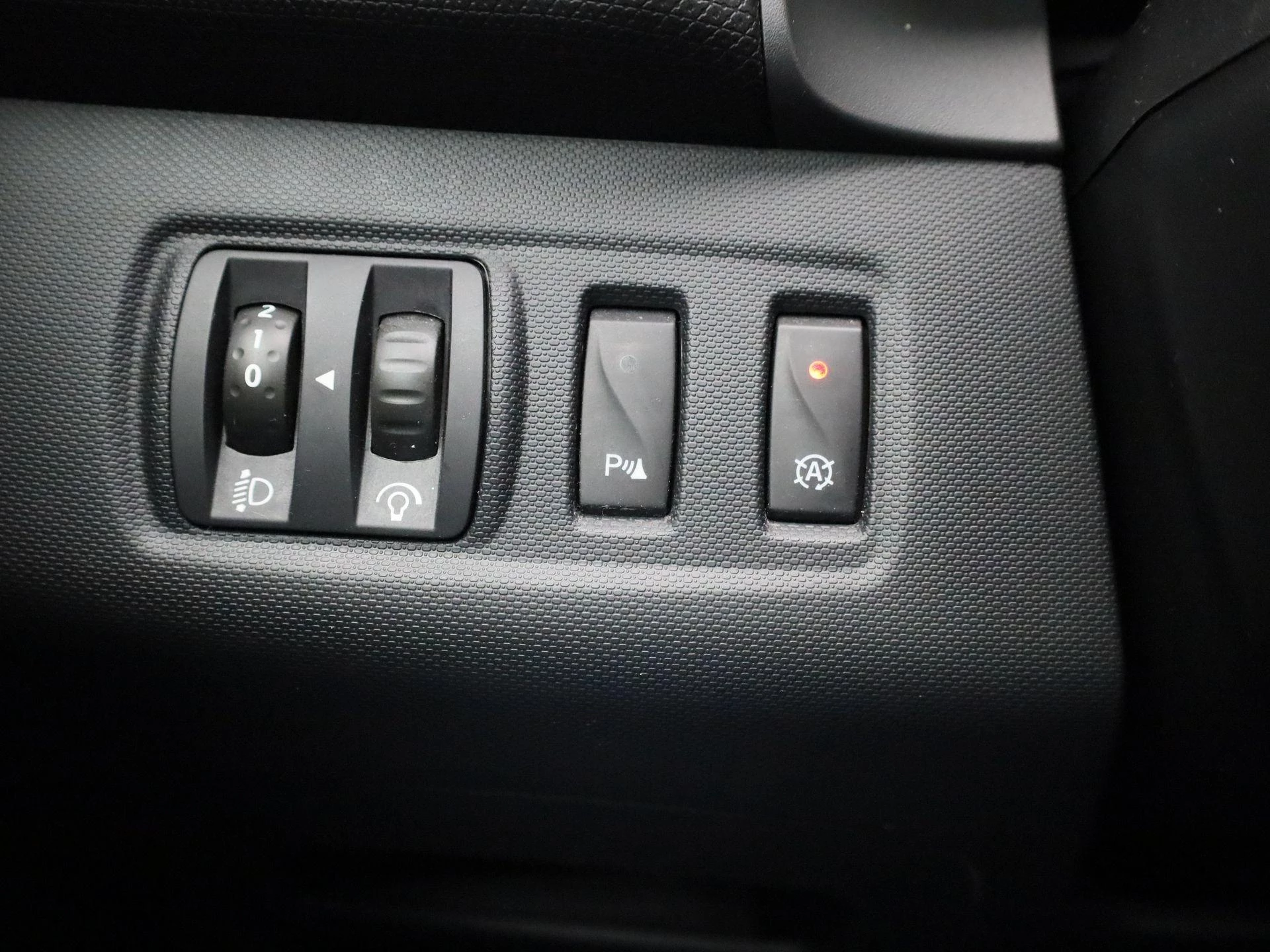 Renault-Clio-image-23