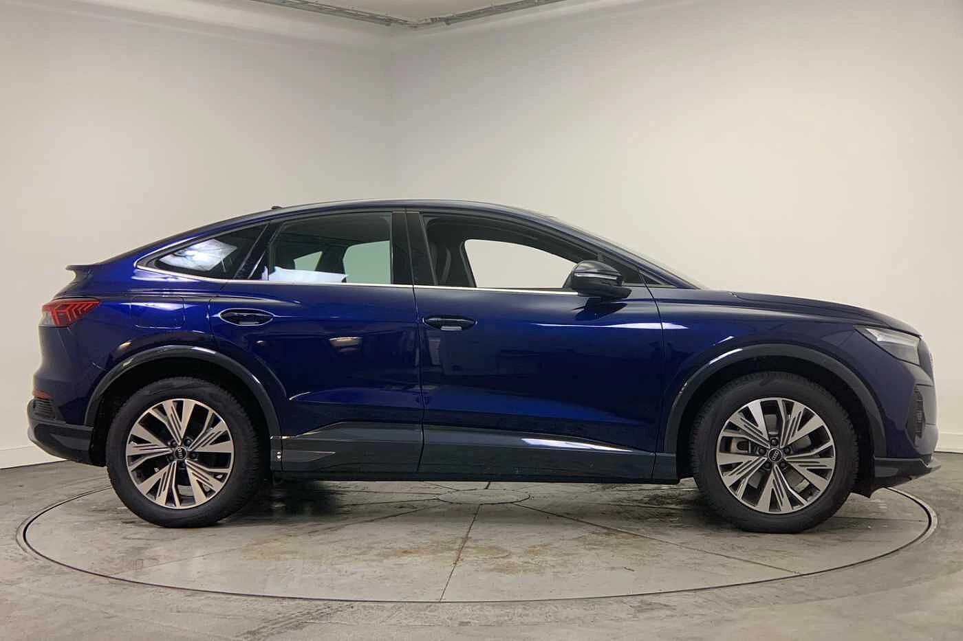 Audi-Q4 Sportback e-tron-image-3