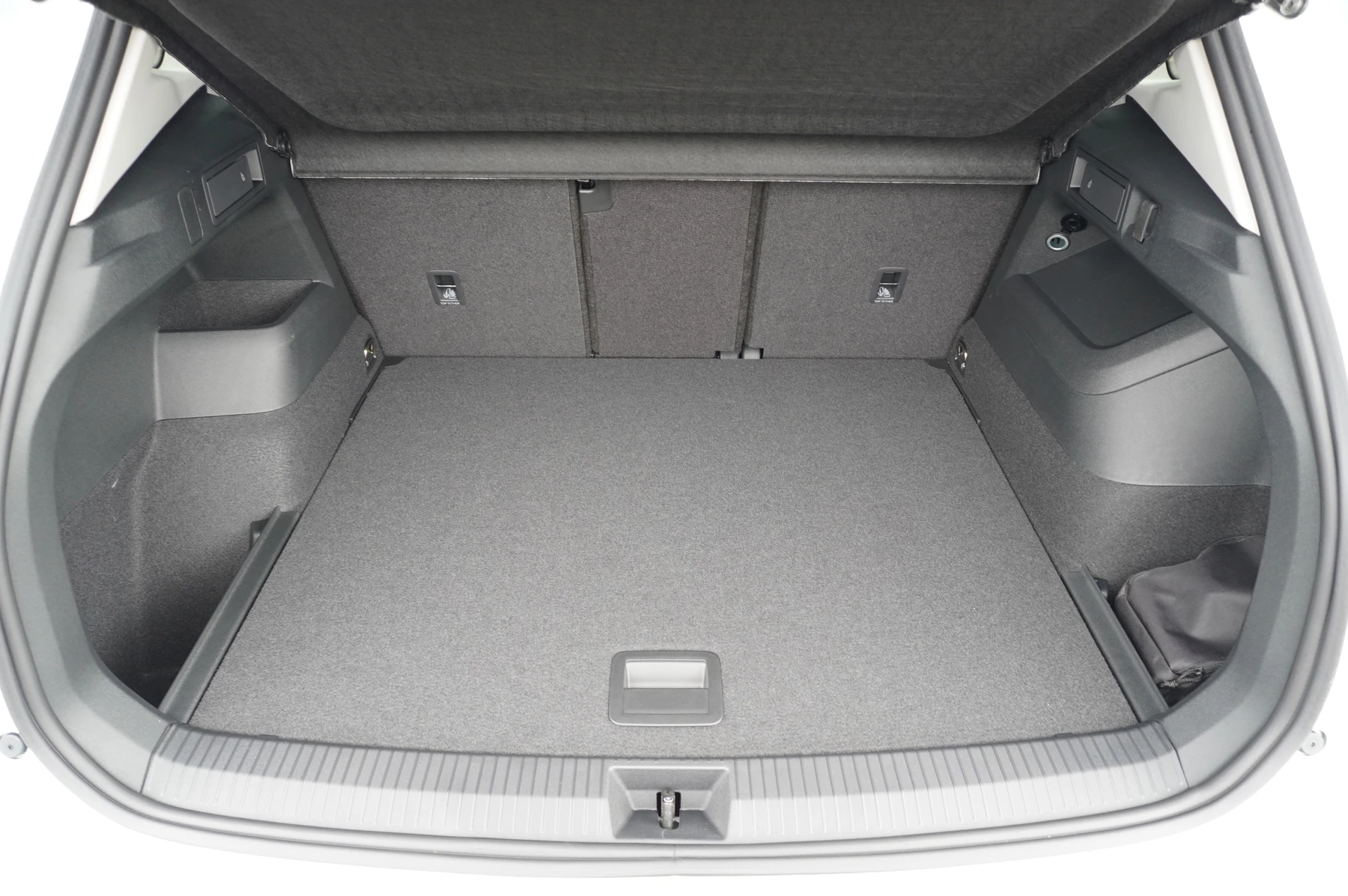 Volkswagen-Tiguan-image-13