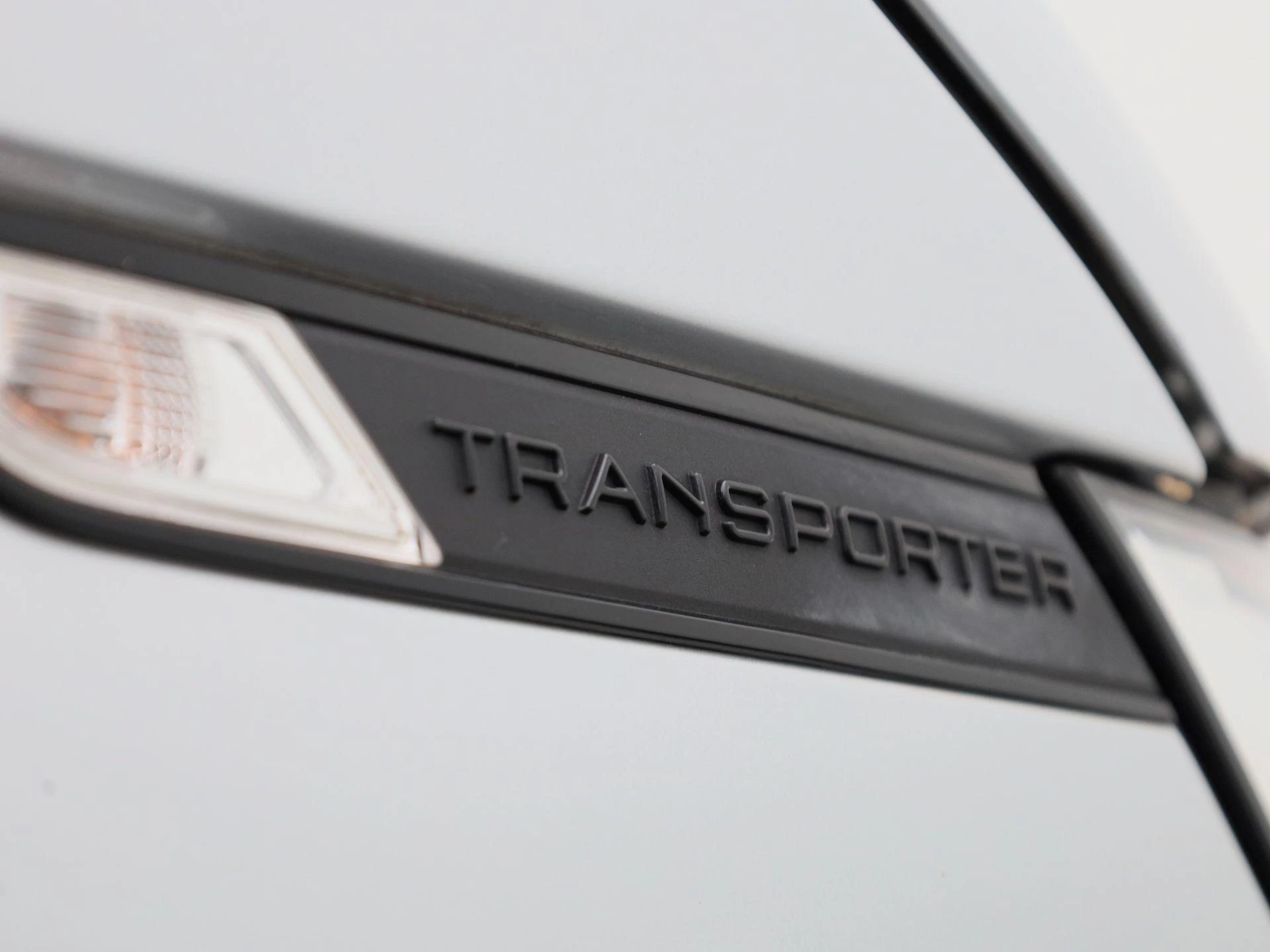 Volkswagen-Transporter-image-36