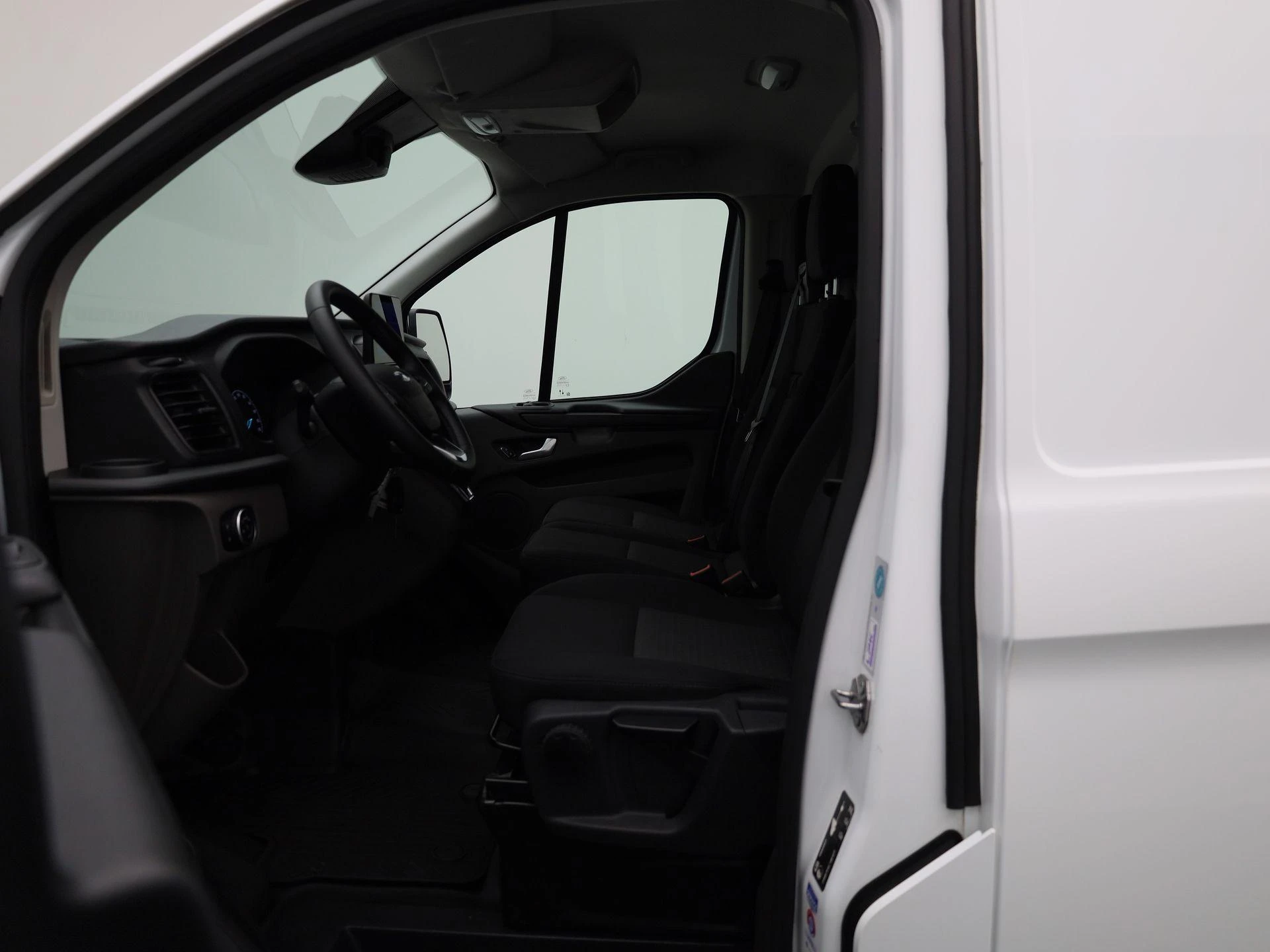 Ford-Transit Custom-image-6