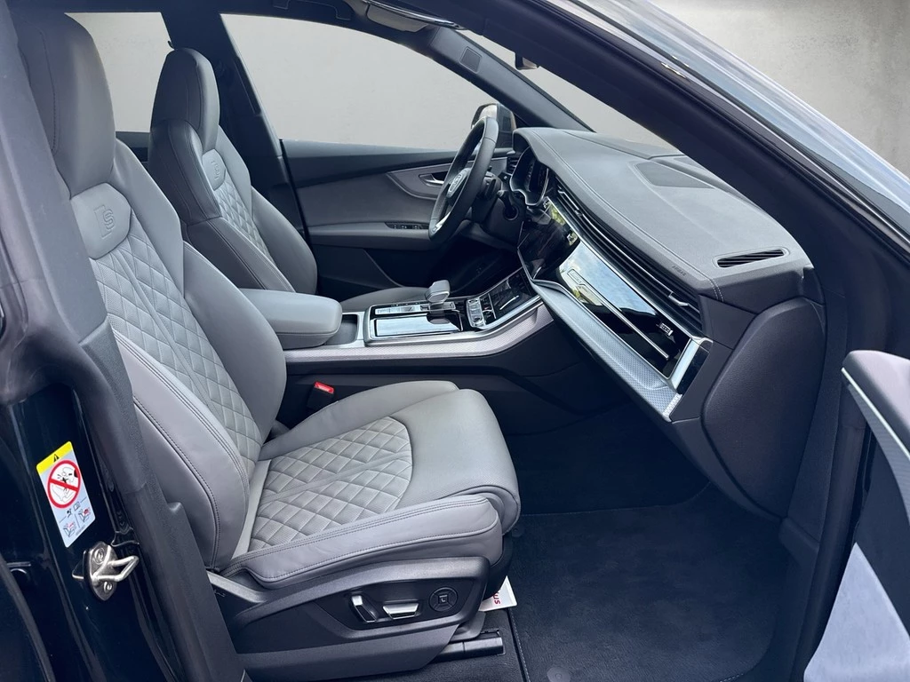 Audi Q8 SUV S line TFSI e quattro 360 kW tiptronic *SOH100%*