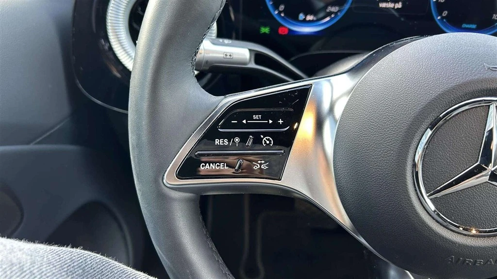 Mercedes-Benz-CLA-image-10
