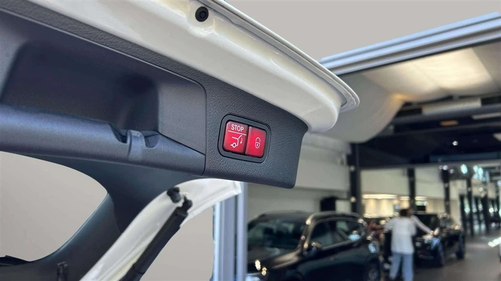 Mercedes-Benz-EQA-image-22