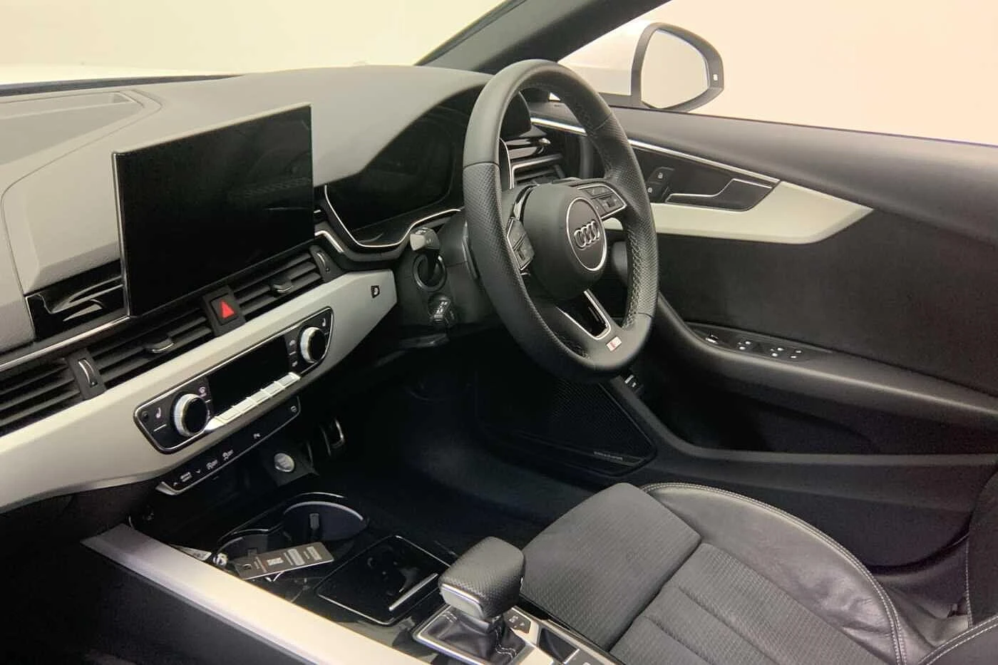 Audi-A4-image-1