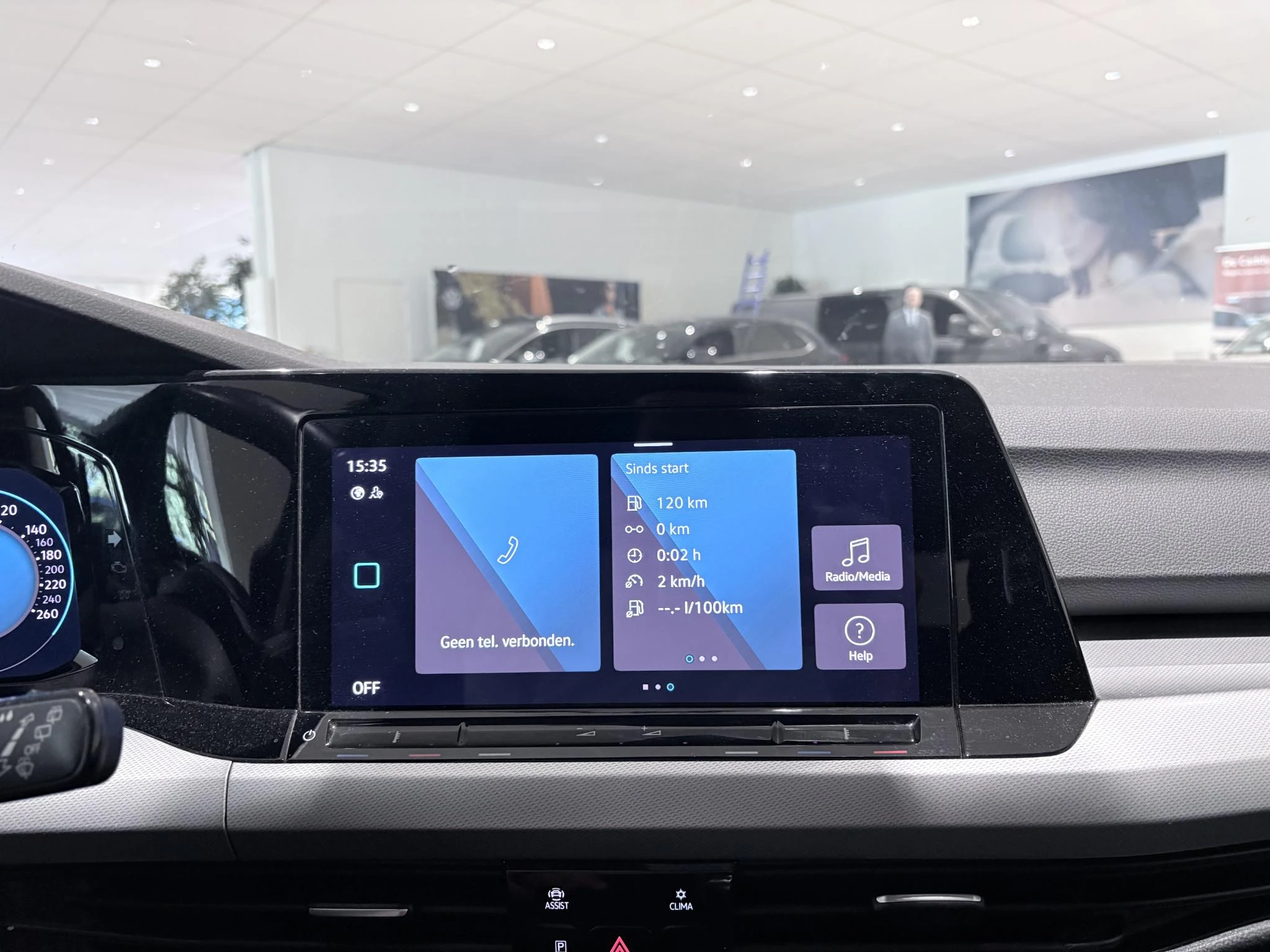 Volkswagen-Golf-image-19