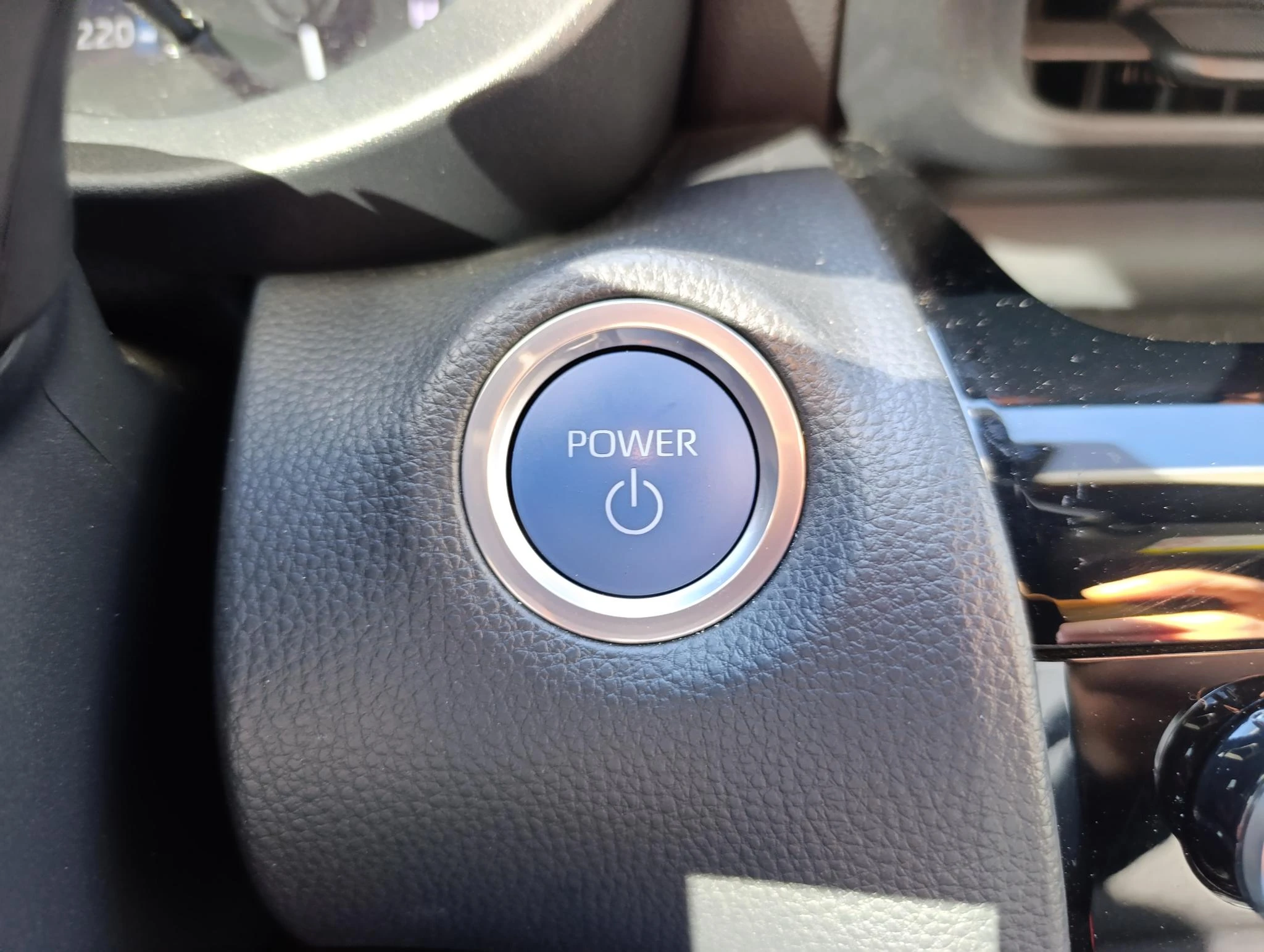 Toyota-Yaris Cross-image-19