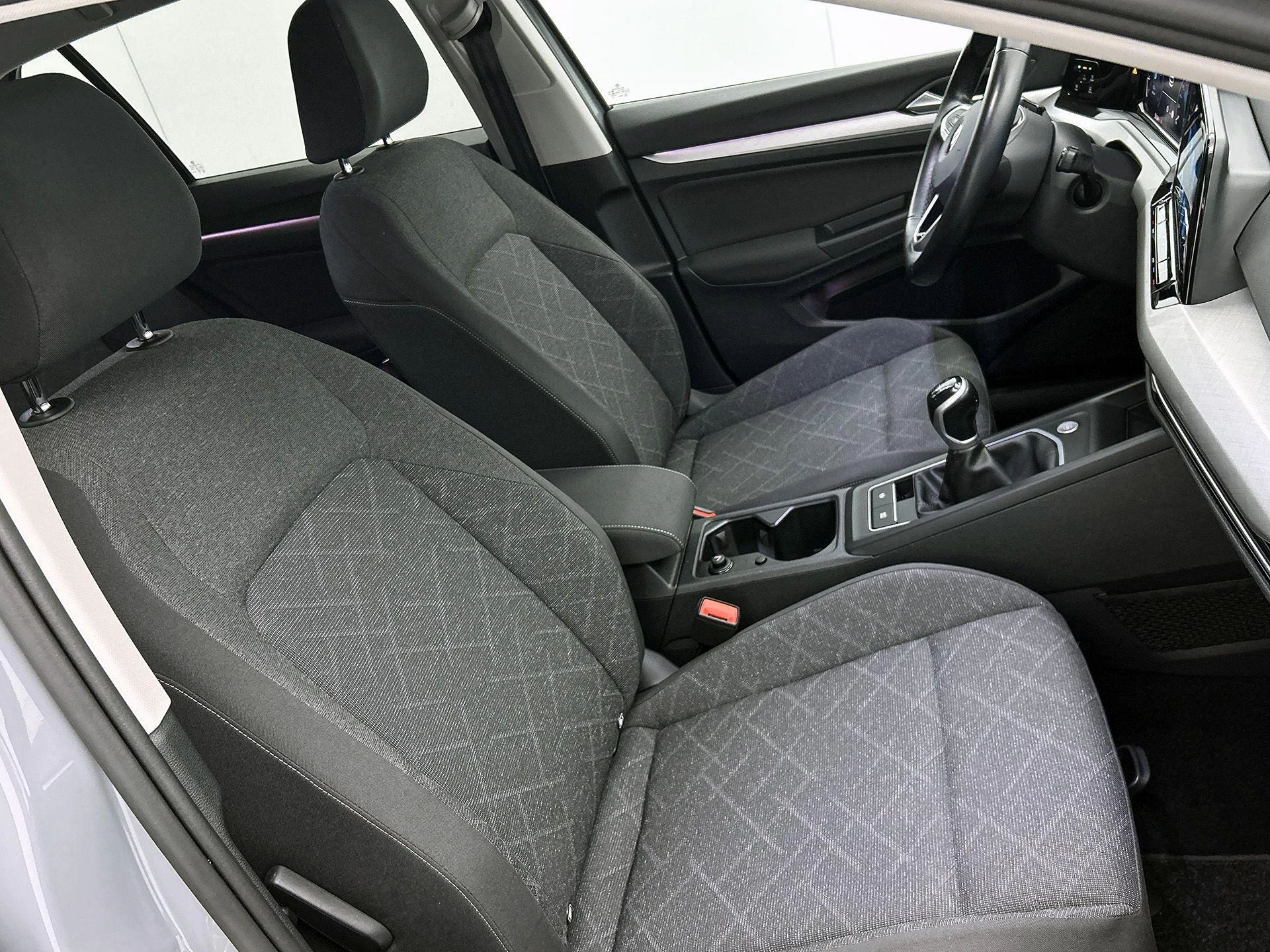 Volkswagen-Golf-image-44