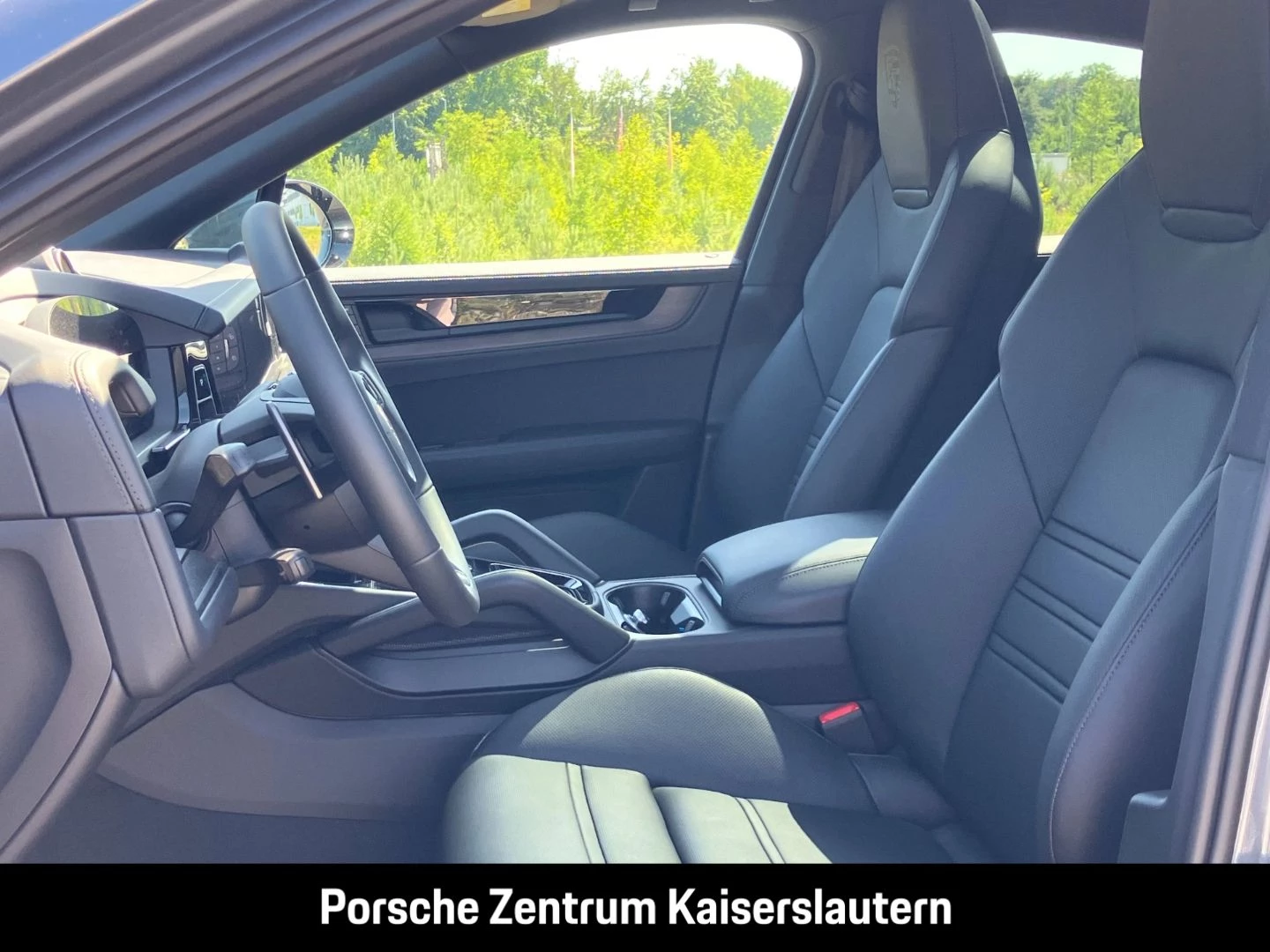 Porsche-Cayenne-image-4