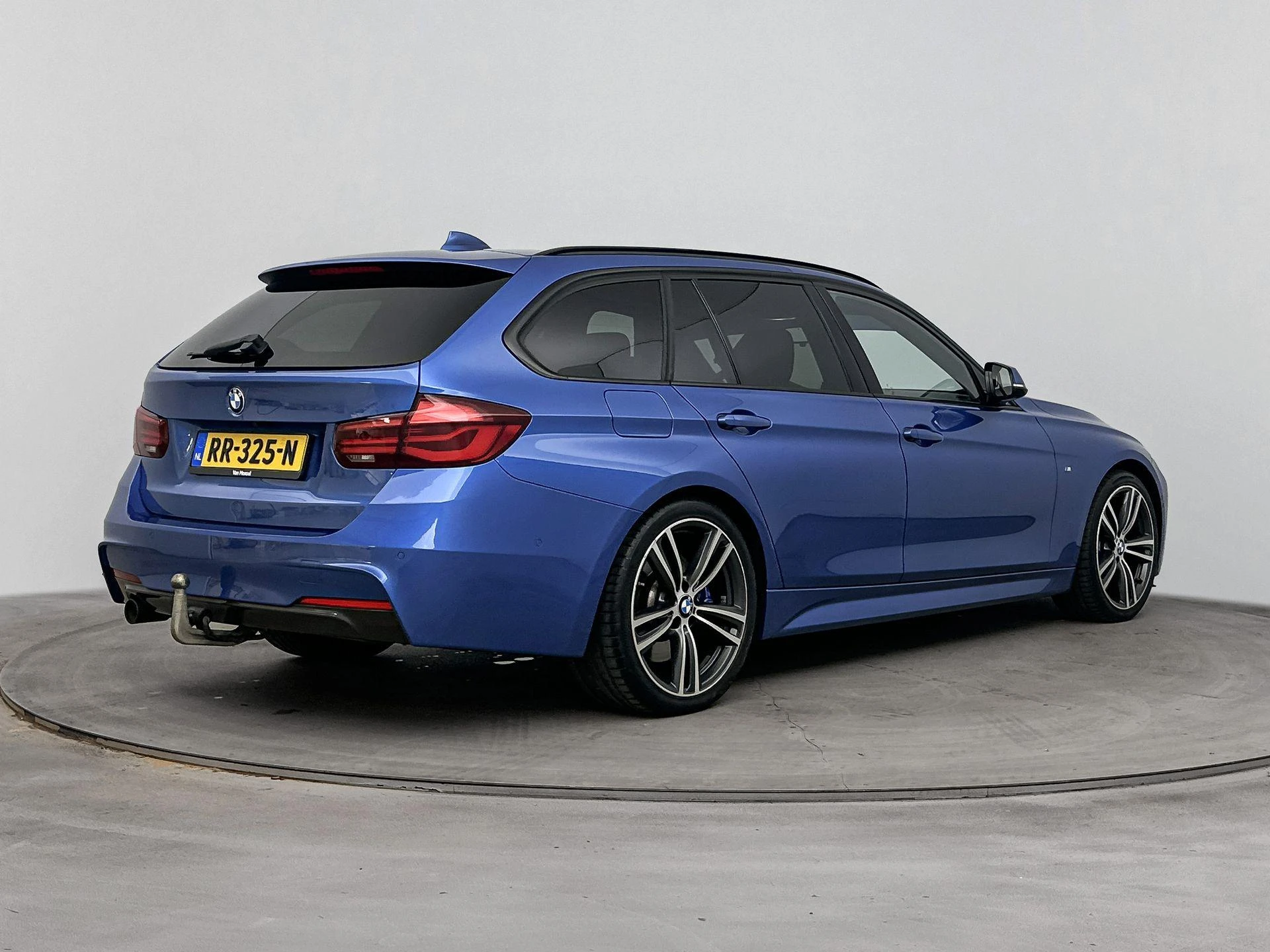 BMW-3 Serie-image-3