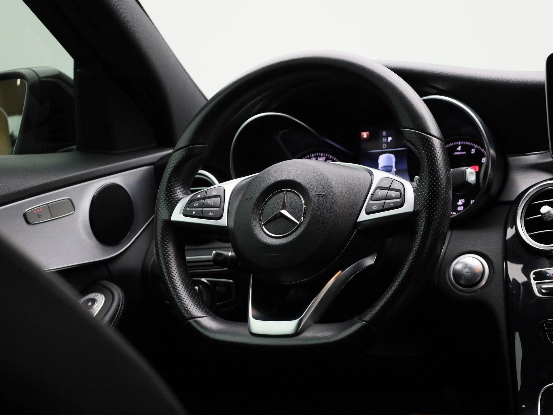 Mercedes-Benz-C-Klasse-image-42