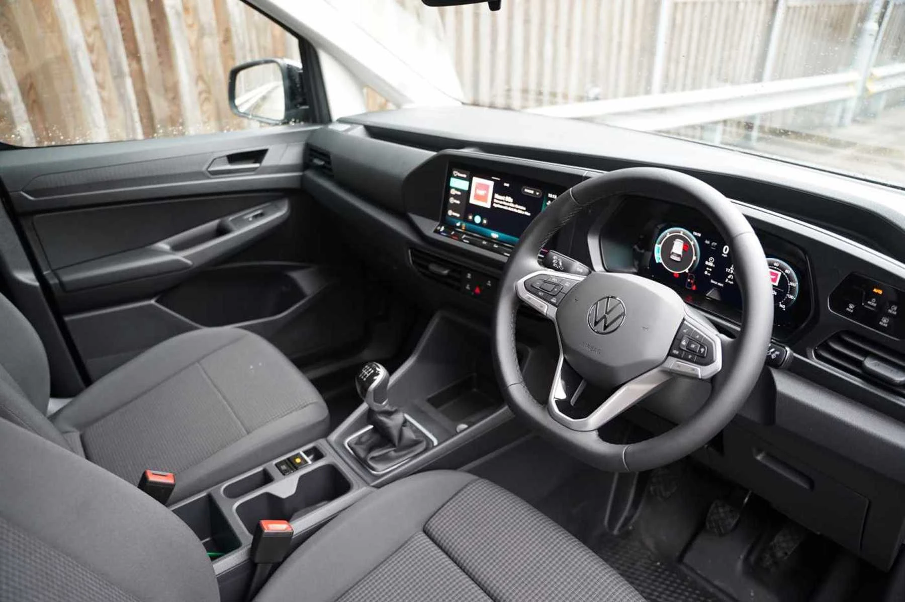 Volkswagen-Caddy-image-5